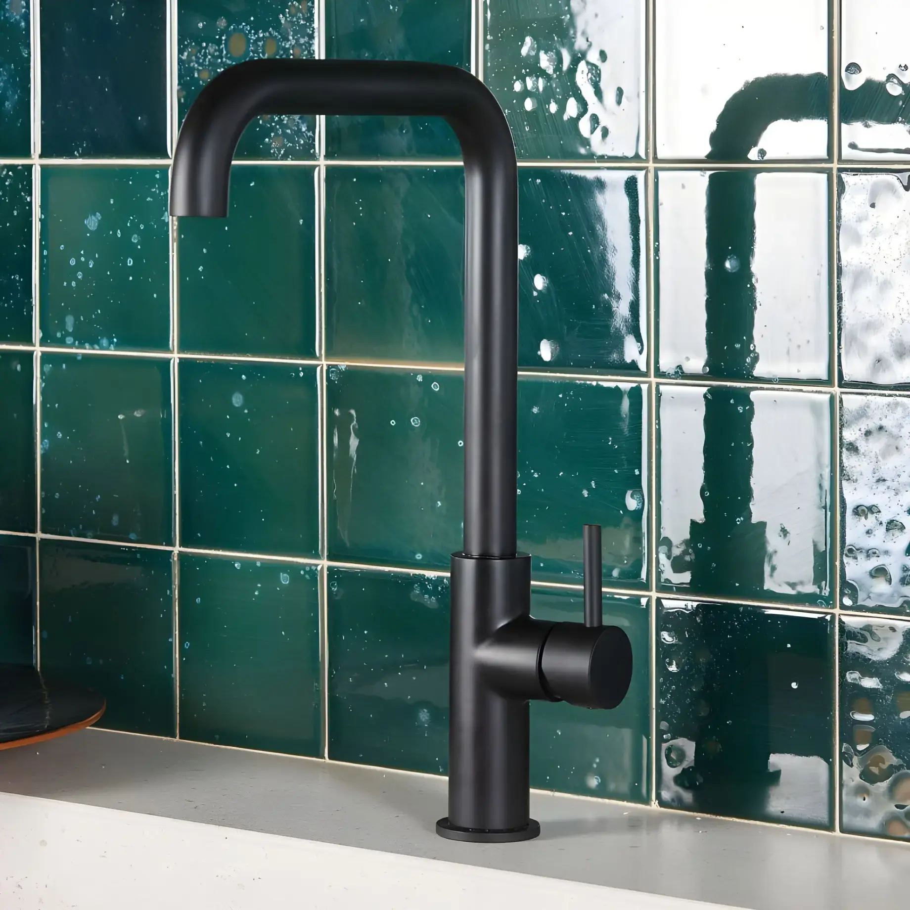 Змішувач для кухні K Line Bugnatese 5782NE Matt Black — вид спереду