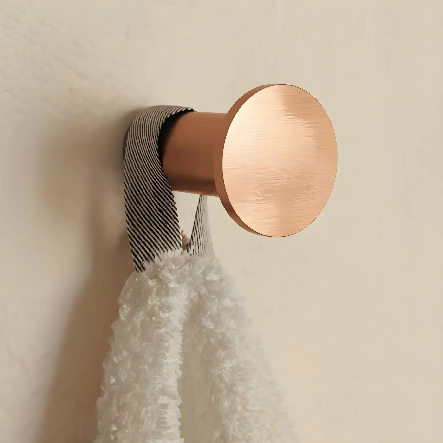 Крючок Architect cosmic WJC205A0021054 Brushed Copper — вид спереди