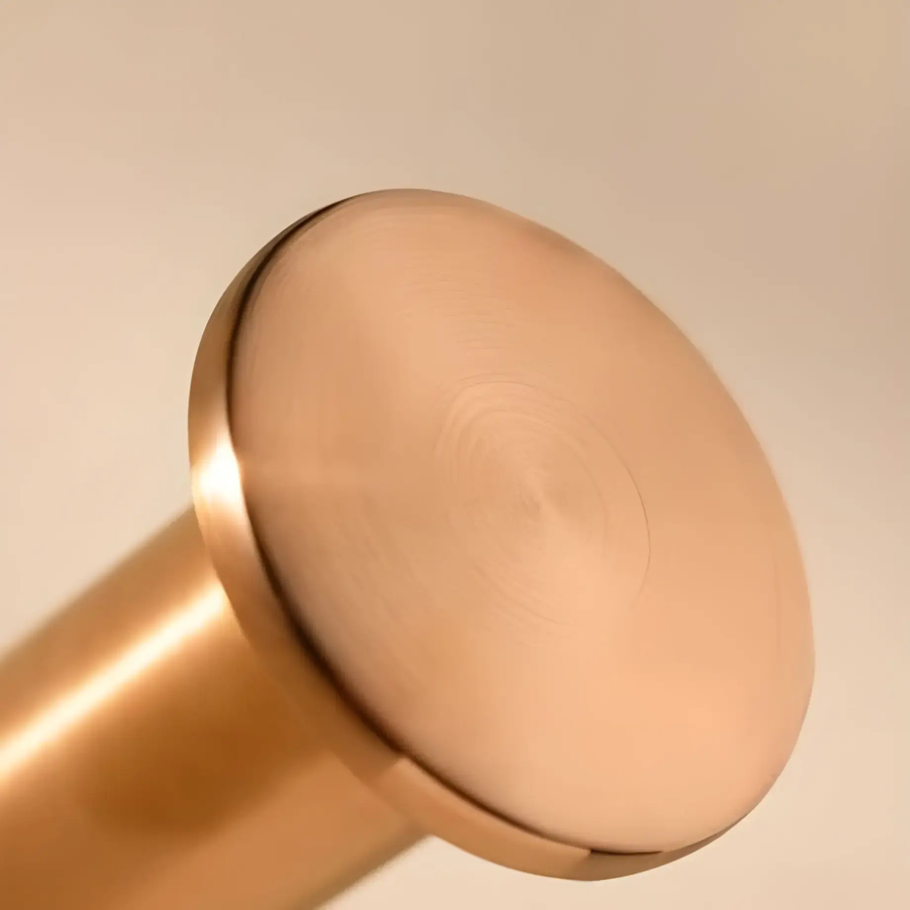 Крючок Architect cosmic WJC205A0021054 Brushed Copper — ракурс 3/4
