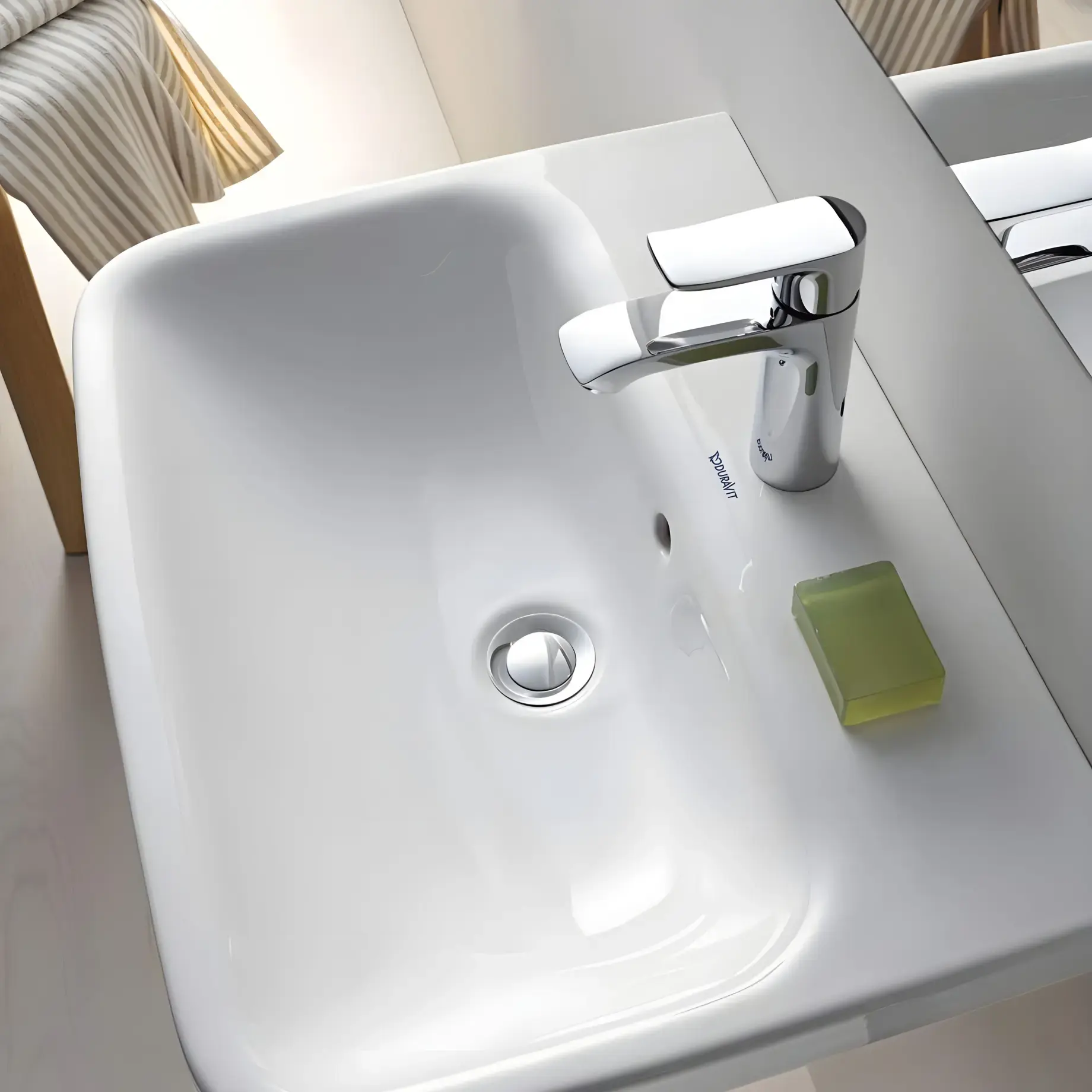 Умивальник DuraStyle Duravit 2319600000 — ракурс 3/4