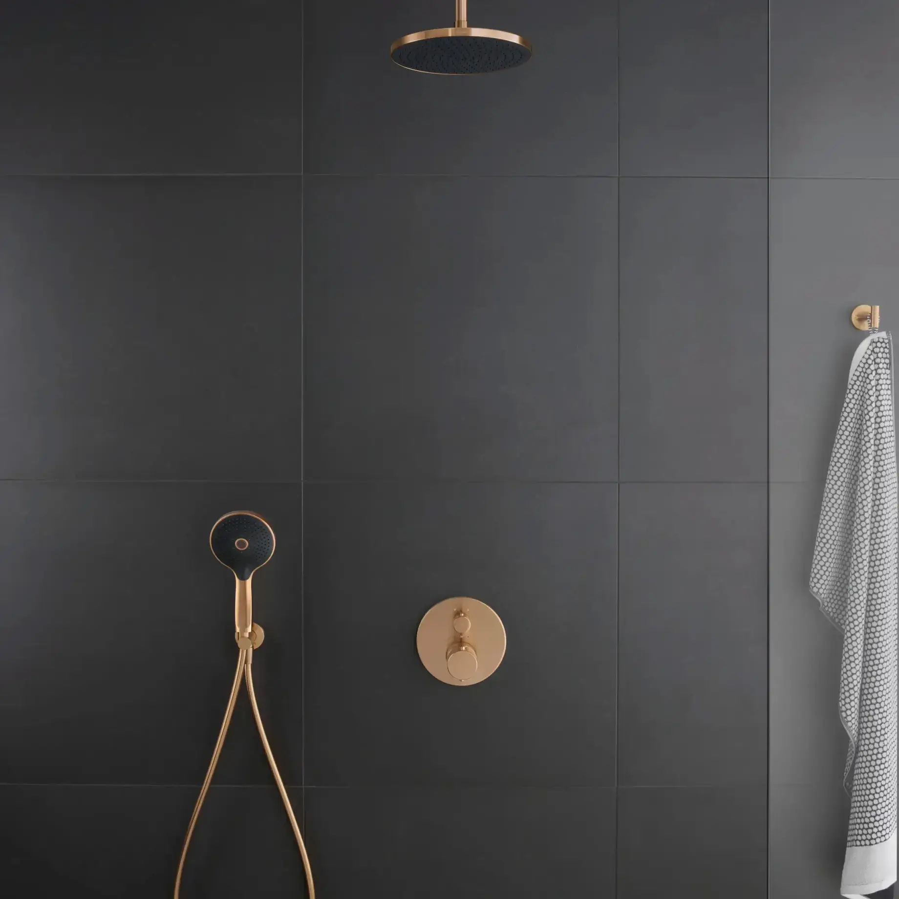 Душова система з термостатом (прихований монтаж) Duravit KIT1TH4200014004 Brushed Bronze — бічний ракурс