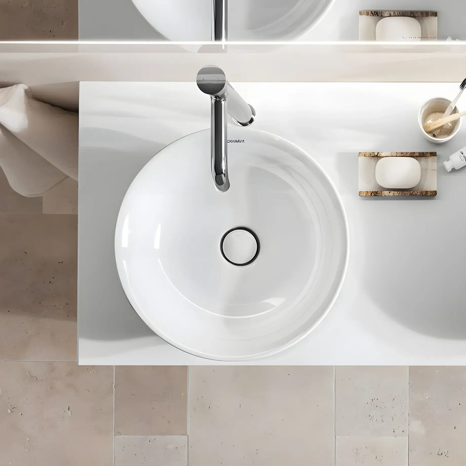 Умивальник White Tulip Duravit 2362430079 — деталь крупним планом