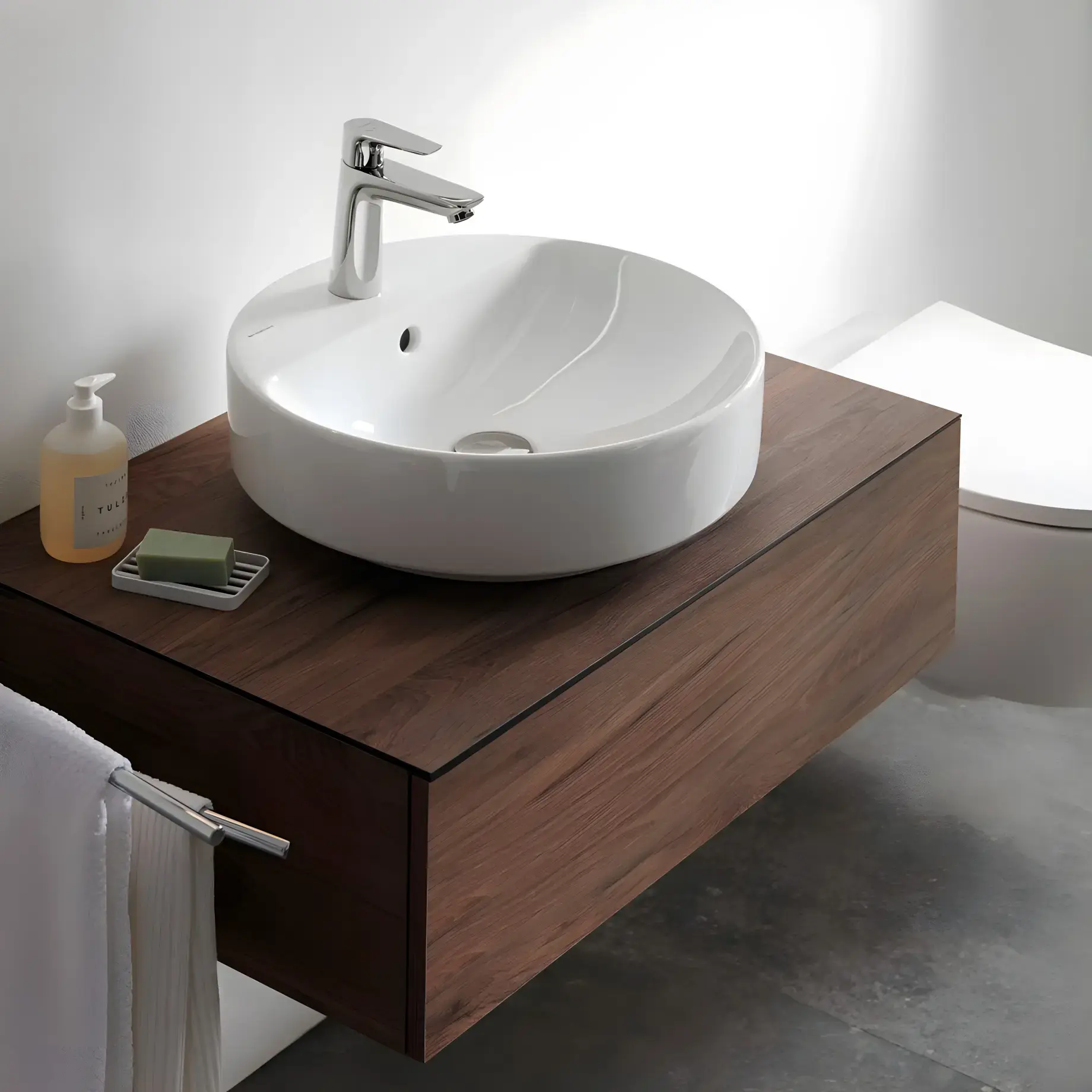 Умивальник VariForm Geberit 500.769.01.2 — бічний ракурс