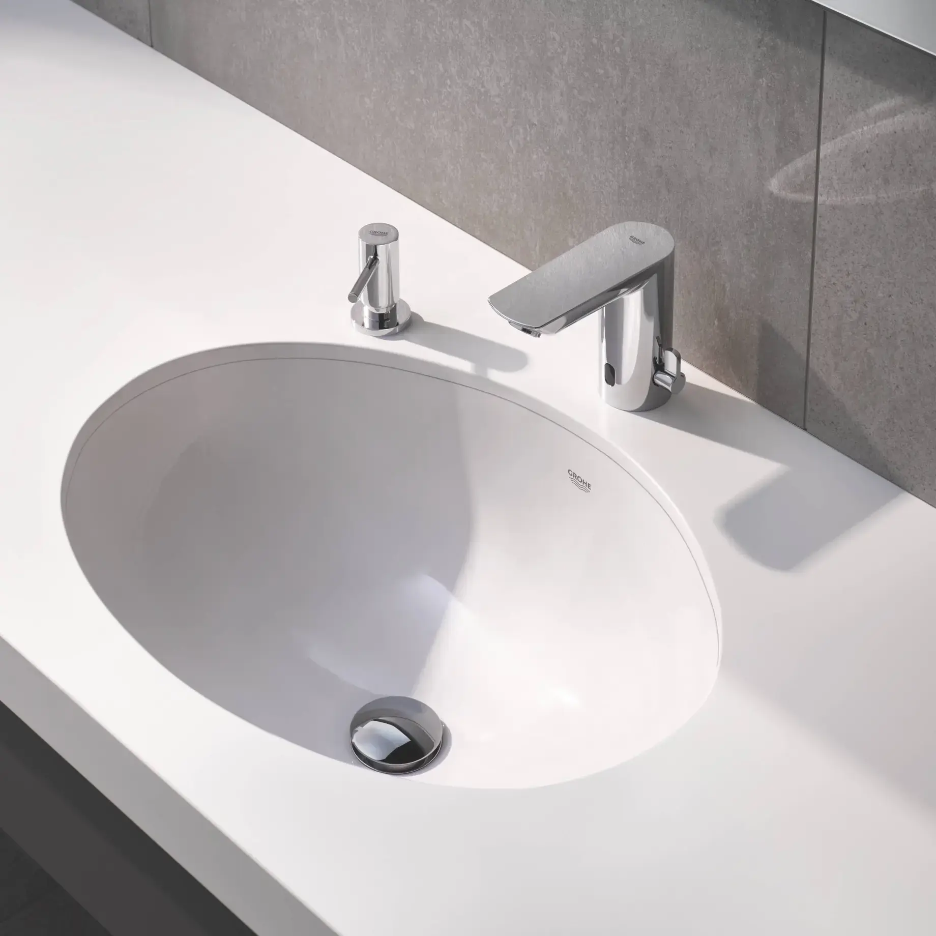 Змішувач для раковини електронний Bau Cosmopolitan E Grohe 36451000 — ракурс 3/4