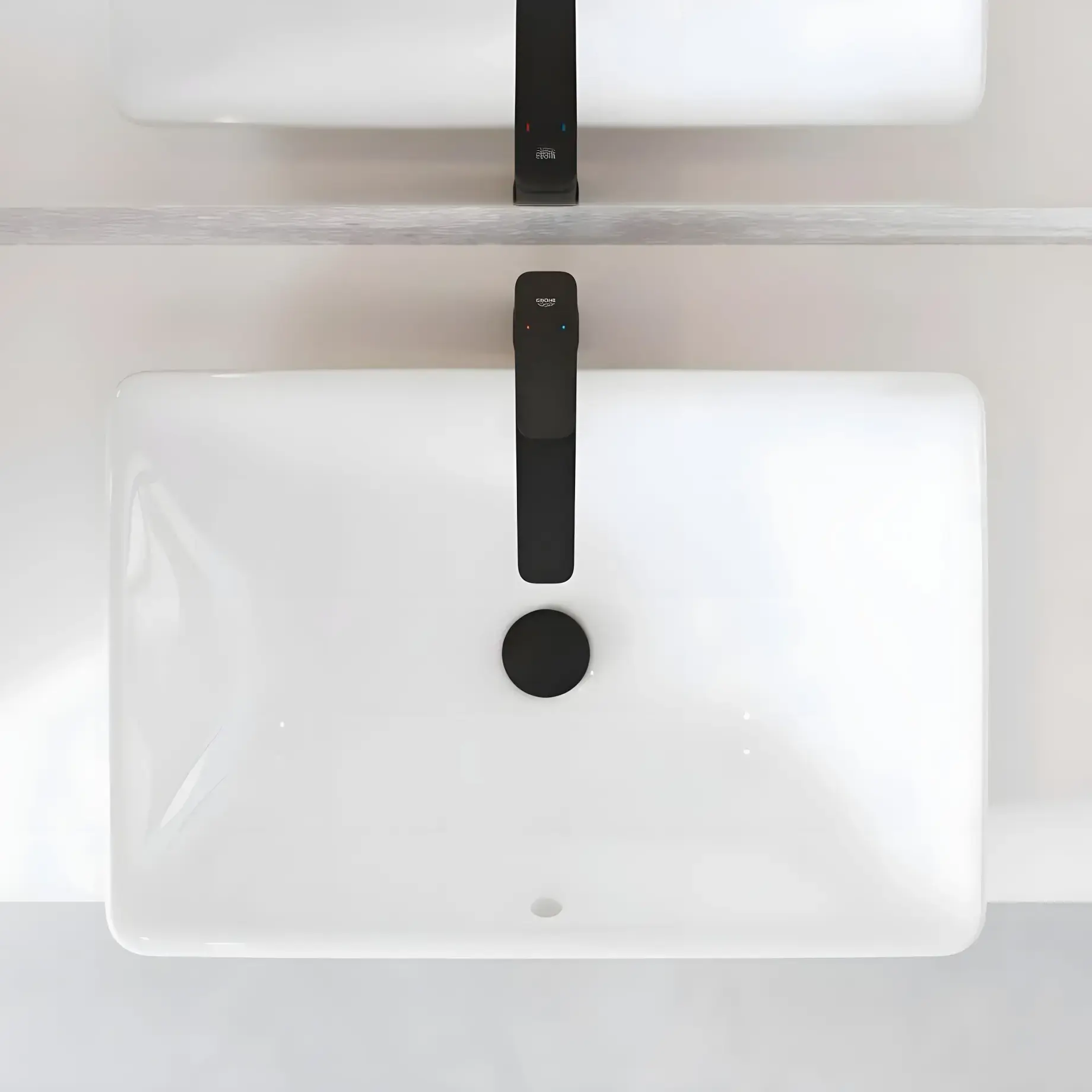 Змішувач для раковини високий Cubeo, розмір XL Grohe 1017292430 Black — бічний ракурс