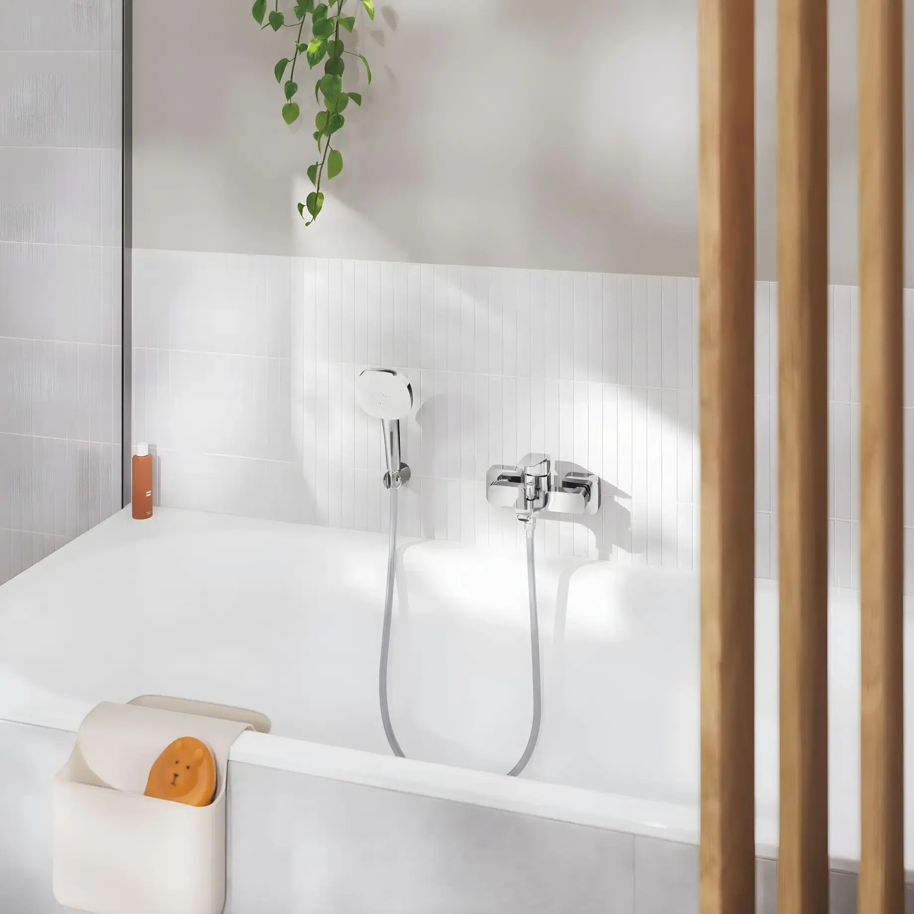 Змішувач для ванни Cubeo з душовим гарнітуром Grohe 1018140000 Chrome — вид спереду