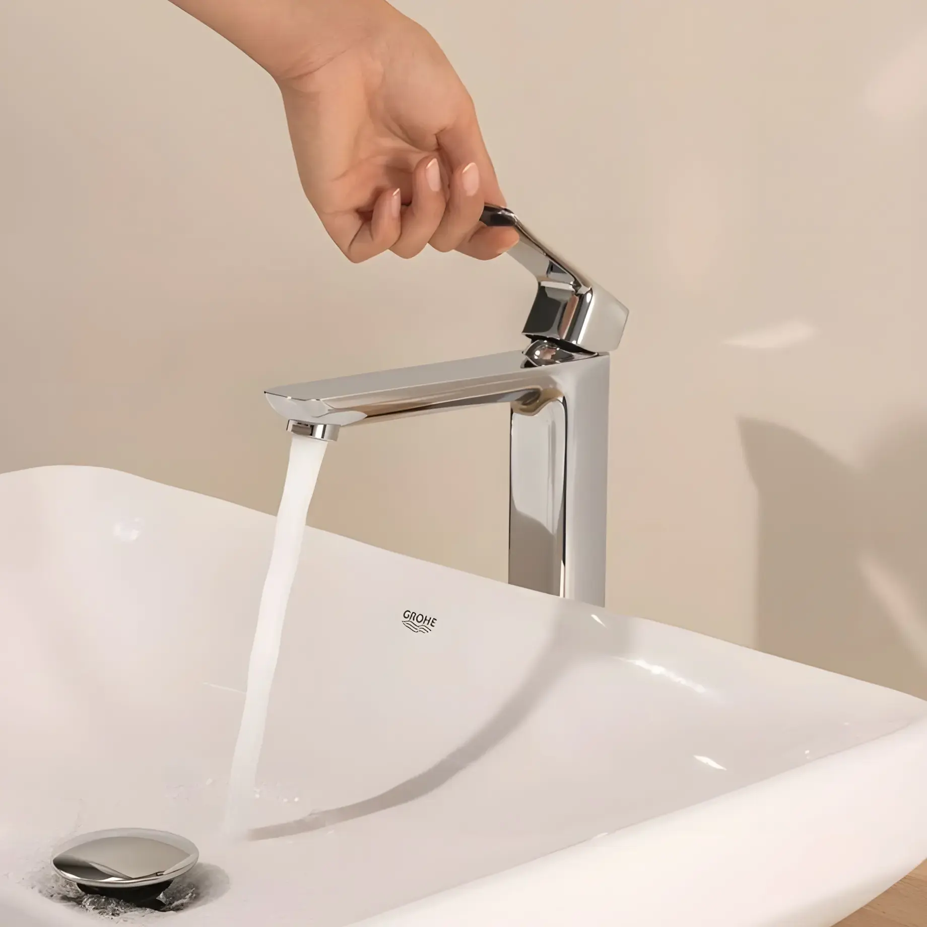 Змішувач для раковини високий Dice, розмір XL Grohe 1018920000 Chrome — бічний ракурс
