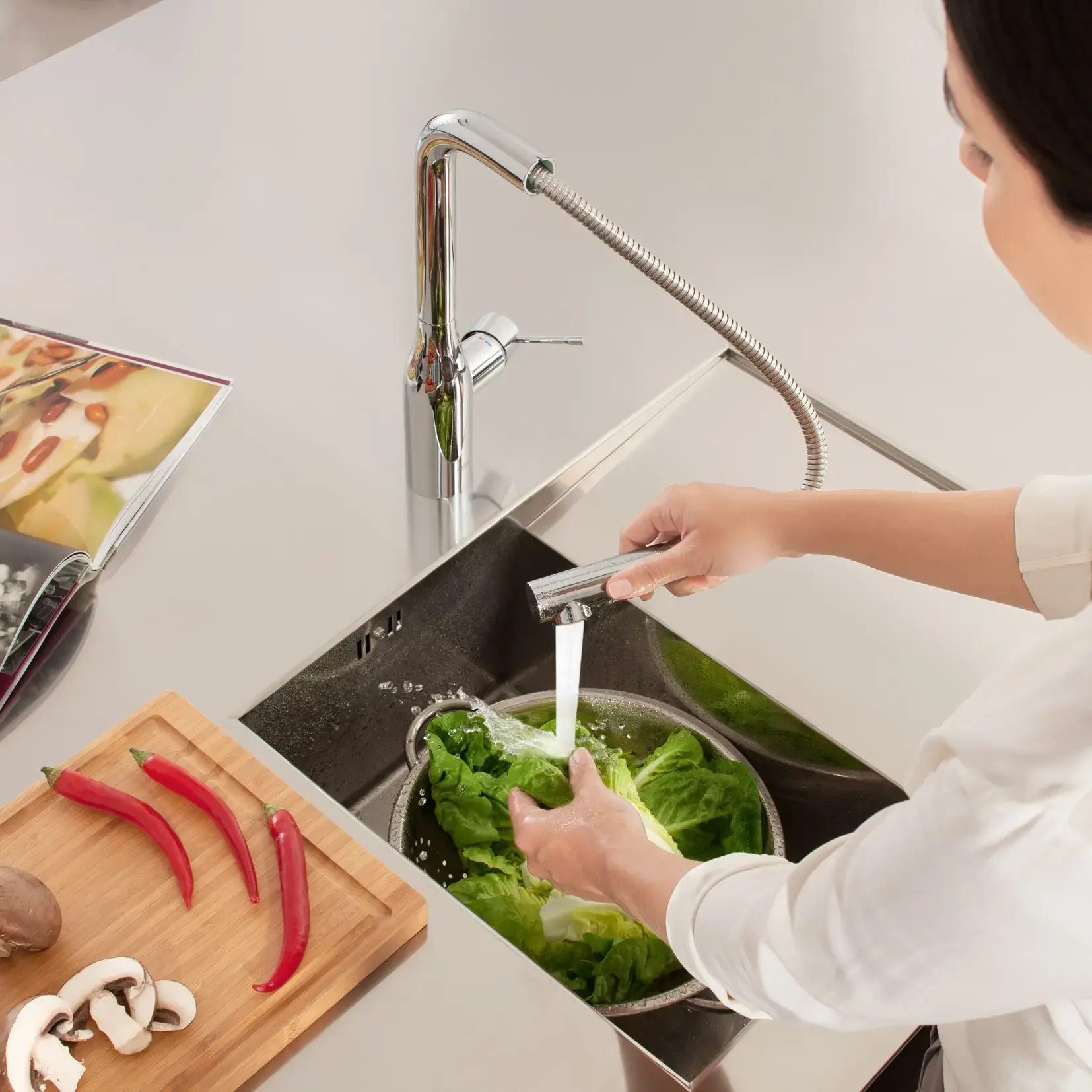 Змішувач для кухні з витяжним виливом Essence Grohe 30270000 — вид згори