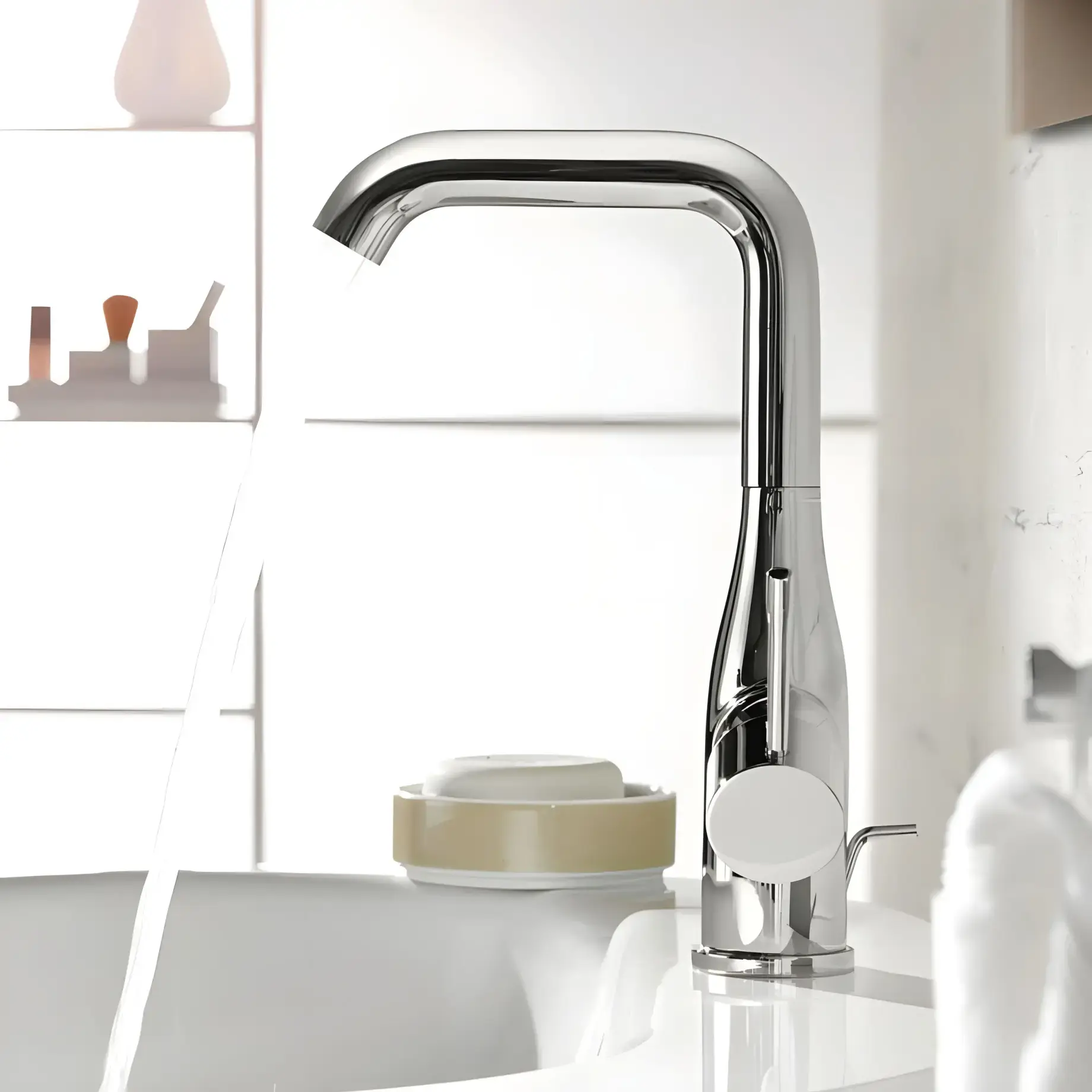 Змішувач для раковини високий з донним клапаном Essence New, розмір L Grohe 32628001 — бічний ракурс