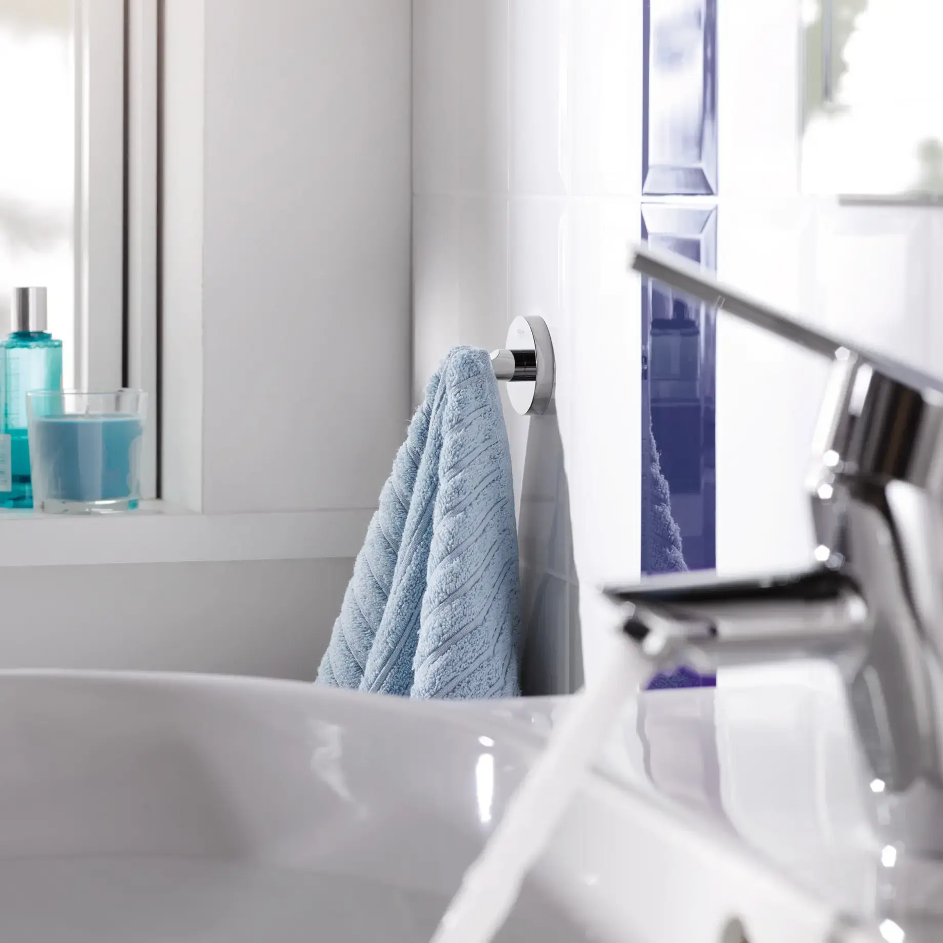 Набір аксесуарів Essentials 3 в 1 Grohe 40407001 — ракурс 3/4