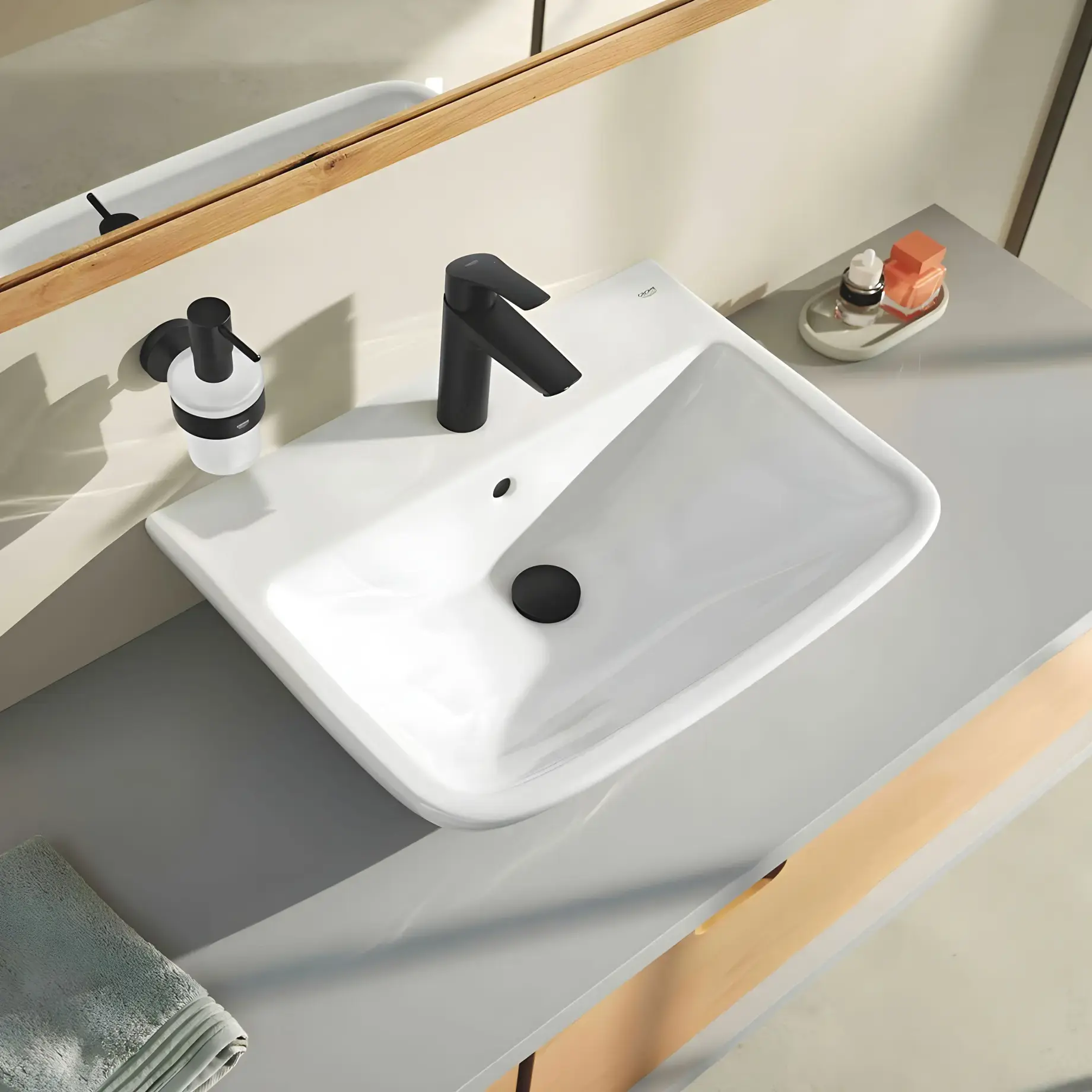 Змішувач для раковини Eurosmart, розмір M Grohe 233242433 Black — вид спереду