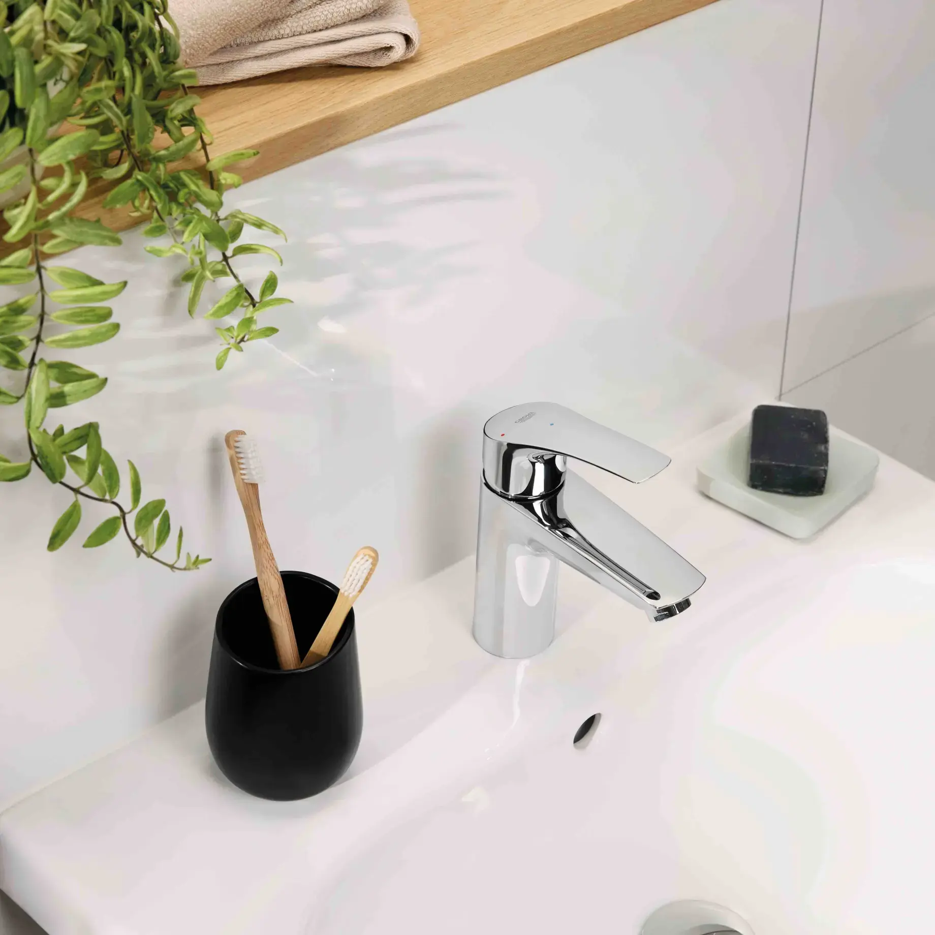 Змішувач для раковини Eurosmart, розмір S Grohe 23372003 — вид спереду