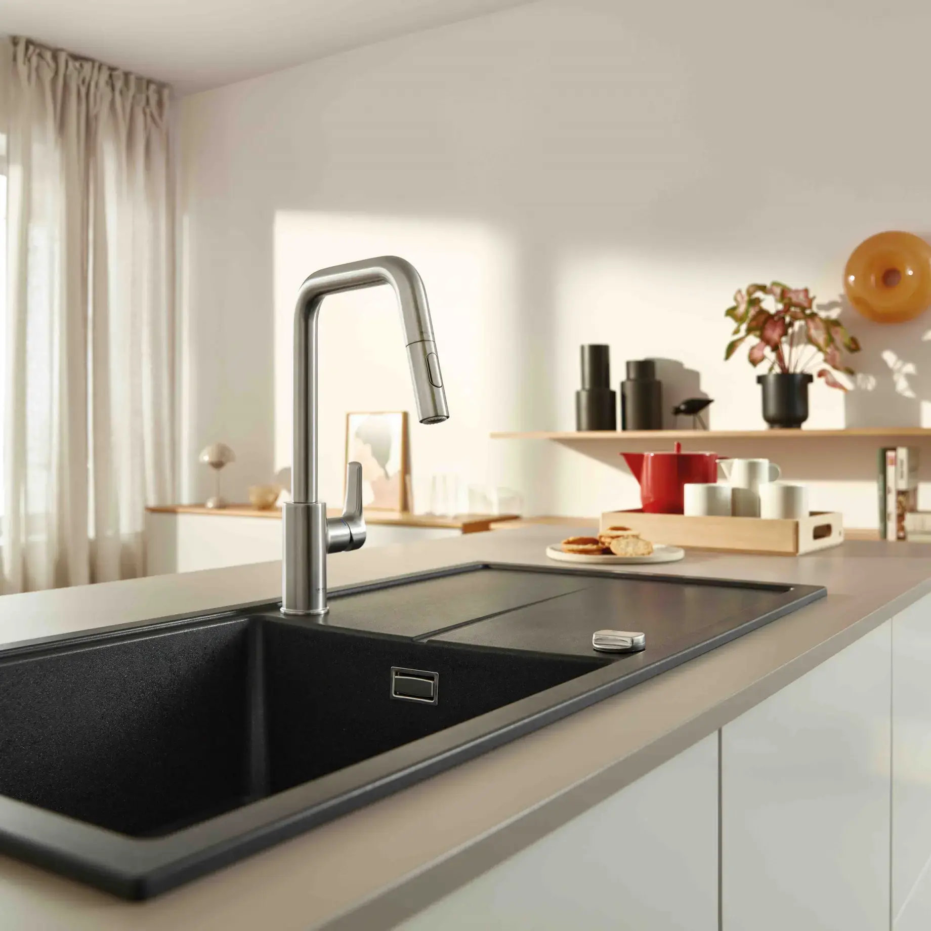 Змішувач для кухні Eurosmart з витяжною лійкою Grohe 30619DC0 Super Steel — вид спереду