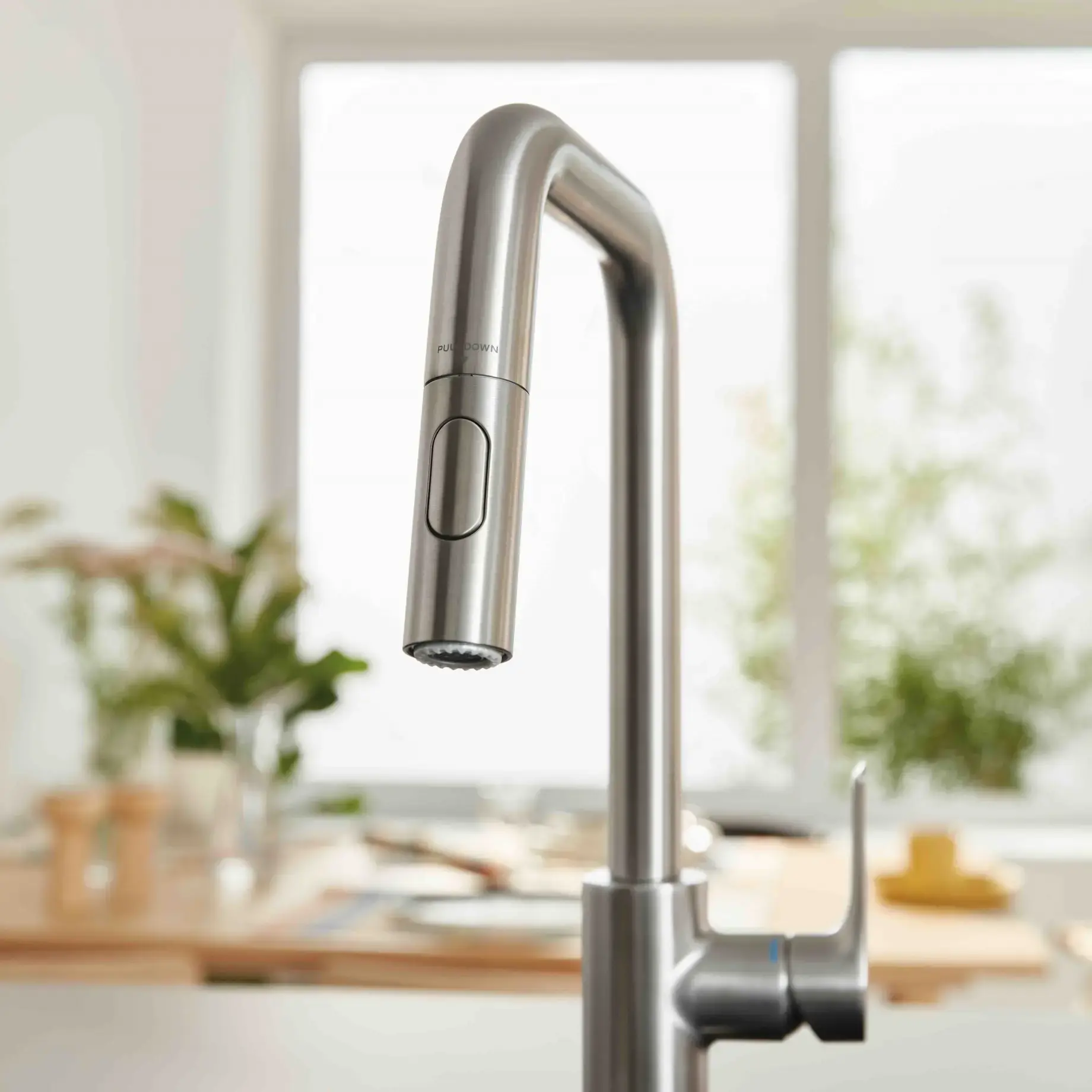 Змішувач для кухні Eurosmart з витяжною лійкою Grohe 30619DC0 Super Steel — вид згори