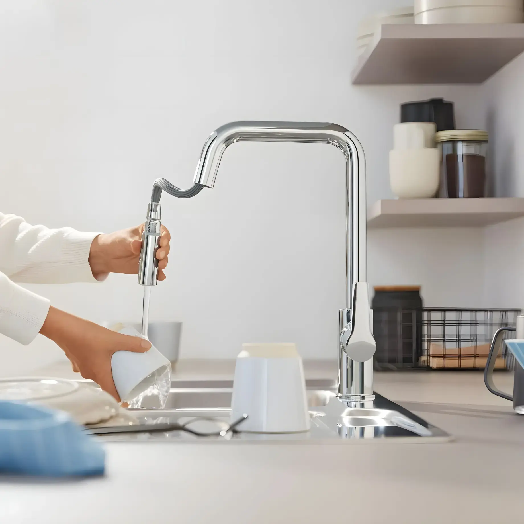 Змішувач для кухні з витяжним виливом Start Grohe 30631000 Chrome — бічний ракурс