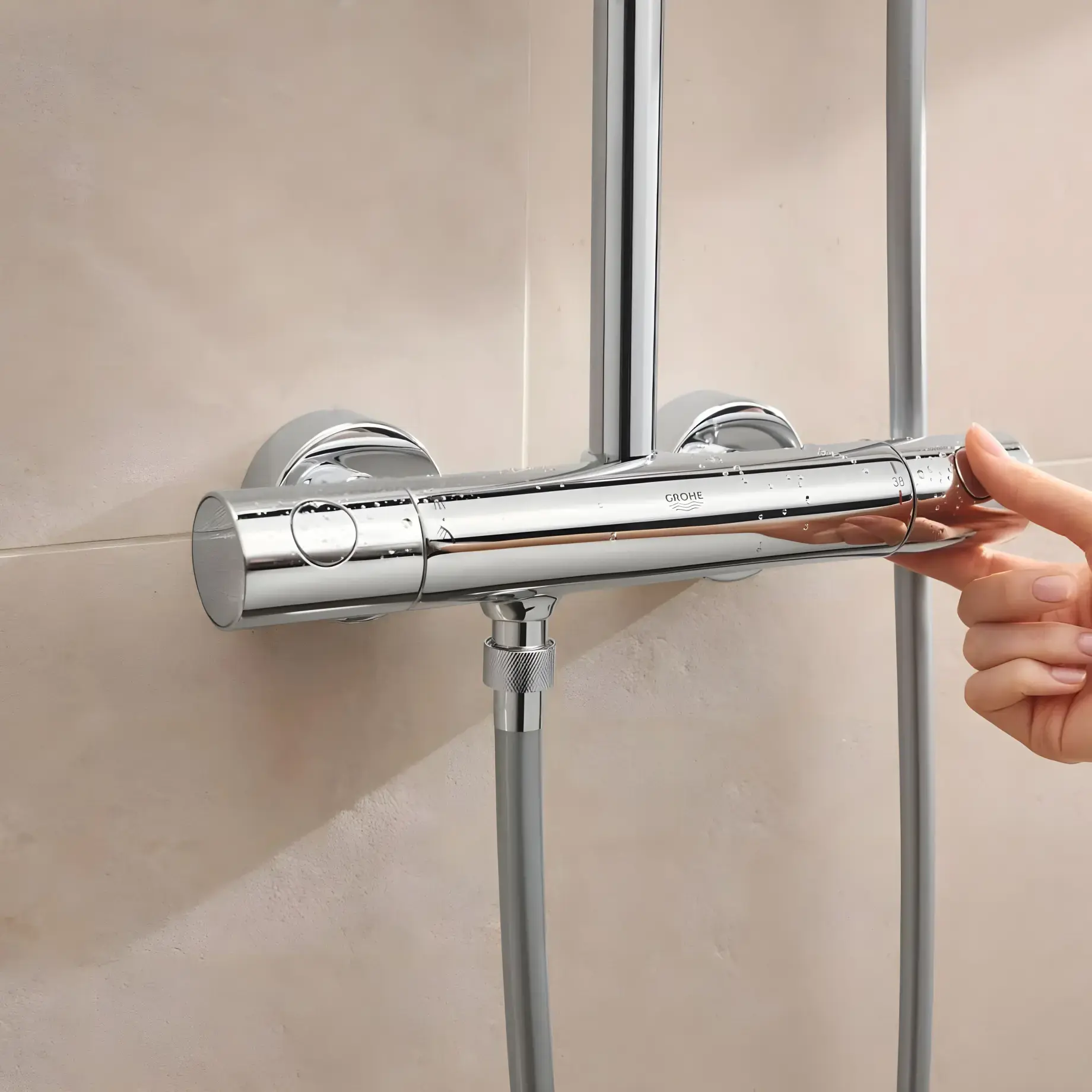 Душова система з термостатом Tempesta 250 Cube Grohe 26689001 — бічний ракурс