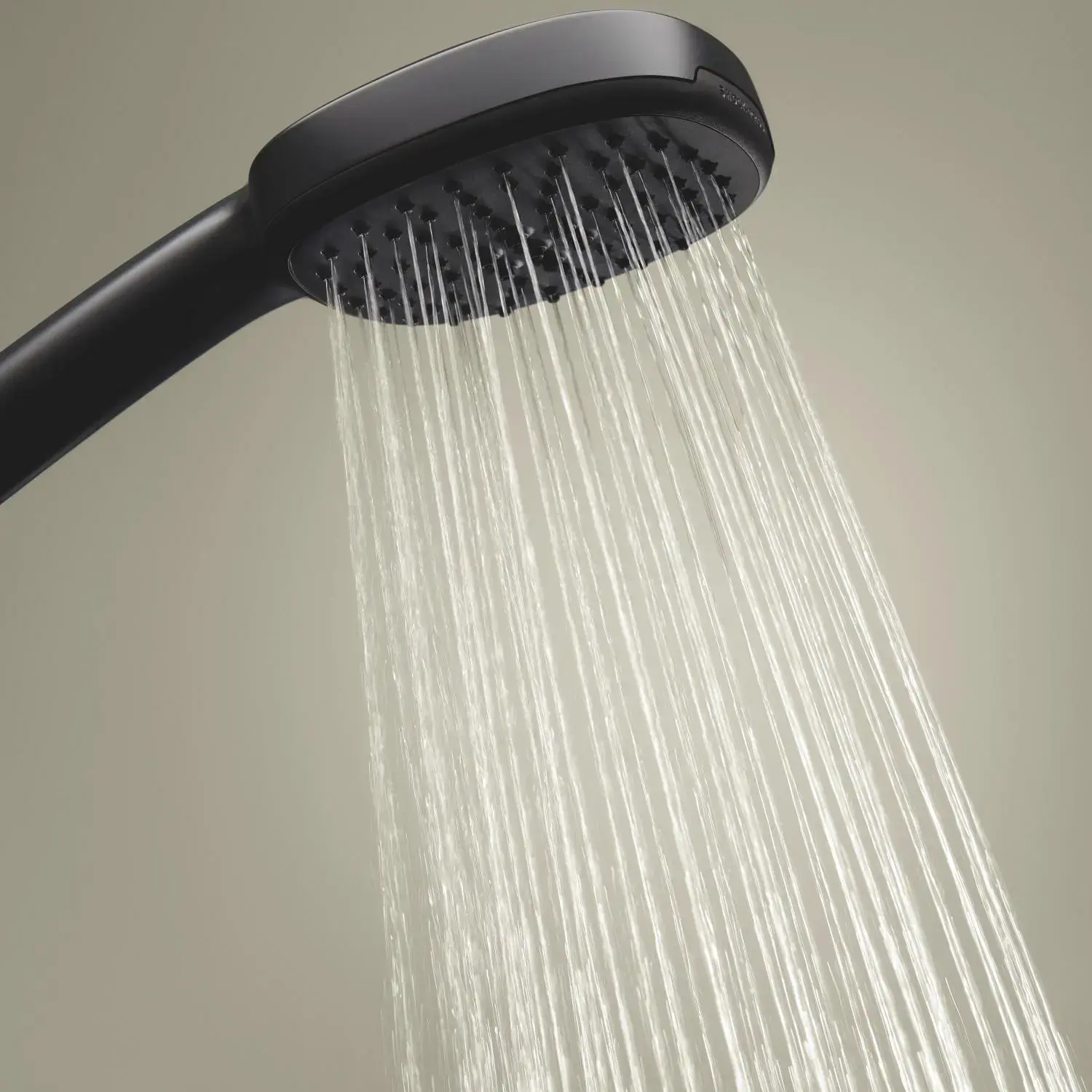 Душовий гарнітур з 2 типами струменю Vitalio Comfort 110 QuickFix Grohe 263992431 — ракурс 3/4