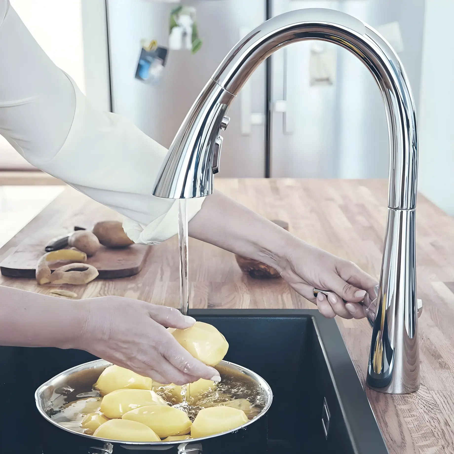 Змішувач для кухні з витяжним виливом Zedra Grohe 32294002 — вид ззаду