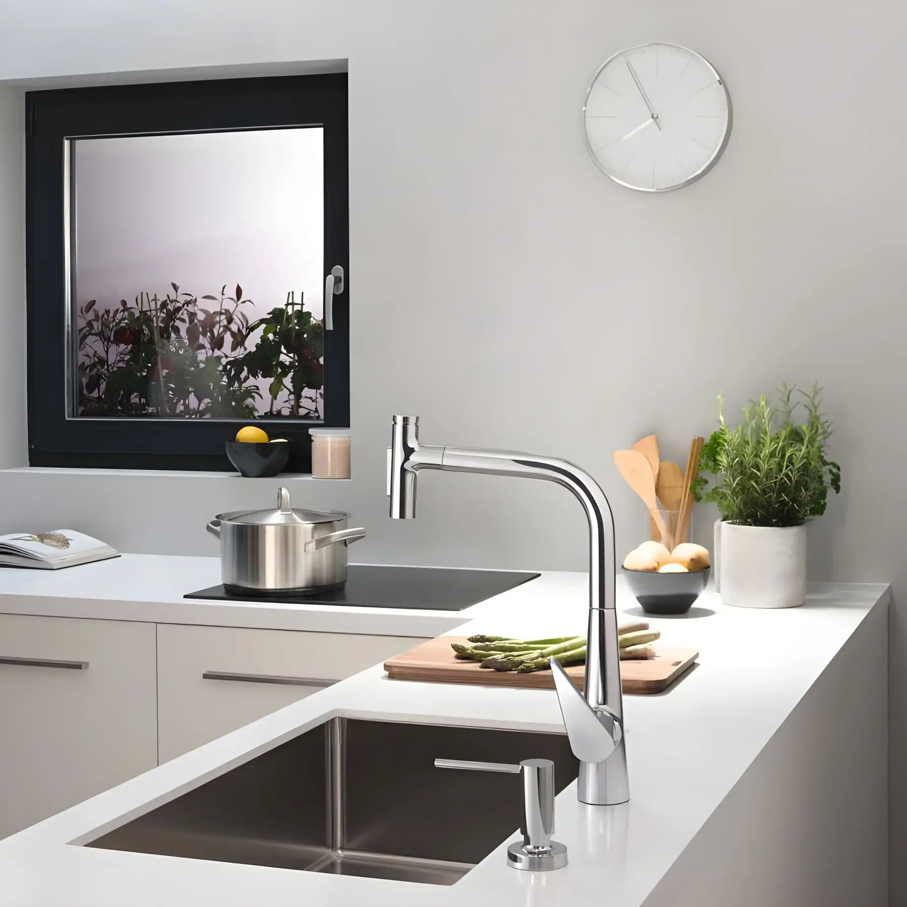 Дозатор миючих засобів A51 Hansgrohe 40448000 Chrome — бічний ракурс
