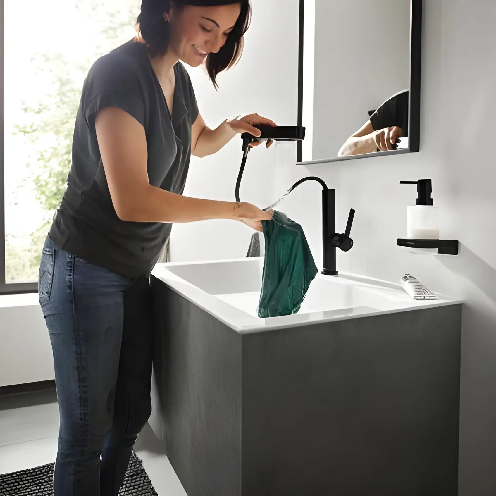 Дозатор для рідкого мила AddStoris Hansgrohe 41745670 Matt Black — вид згори