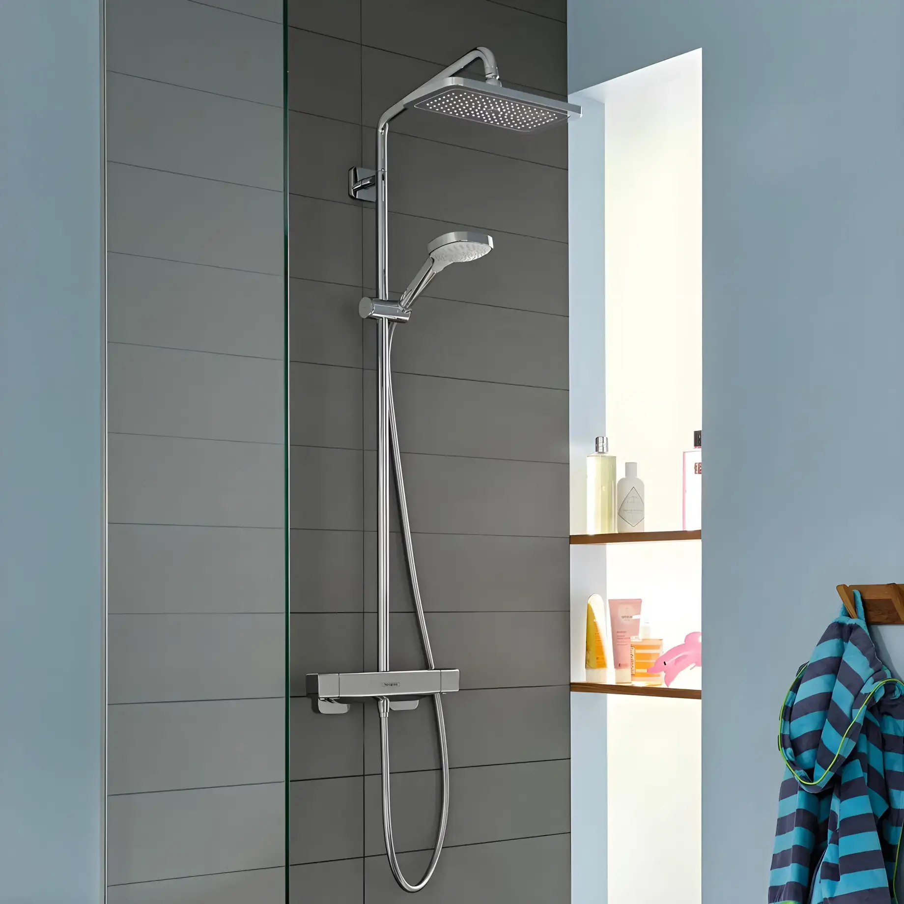 Душова система з термостатом Croma E Hansgrohe 27660000 — вид спереду