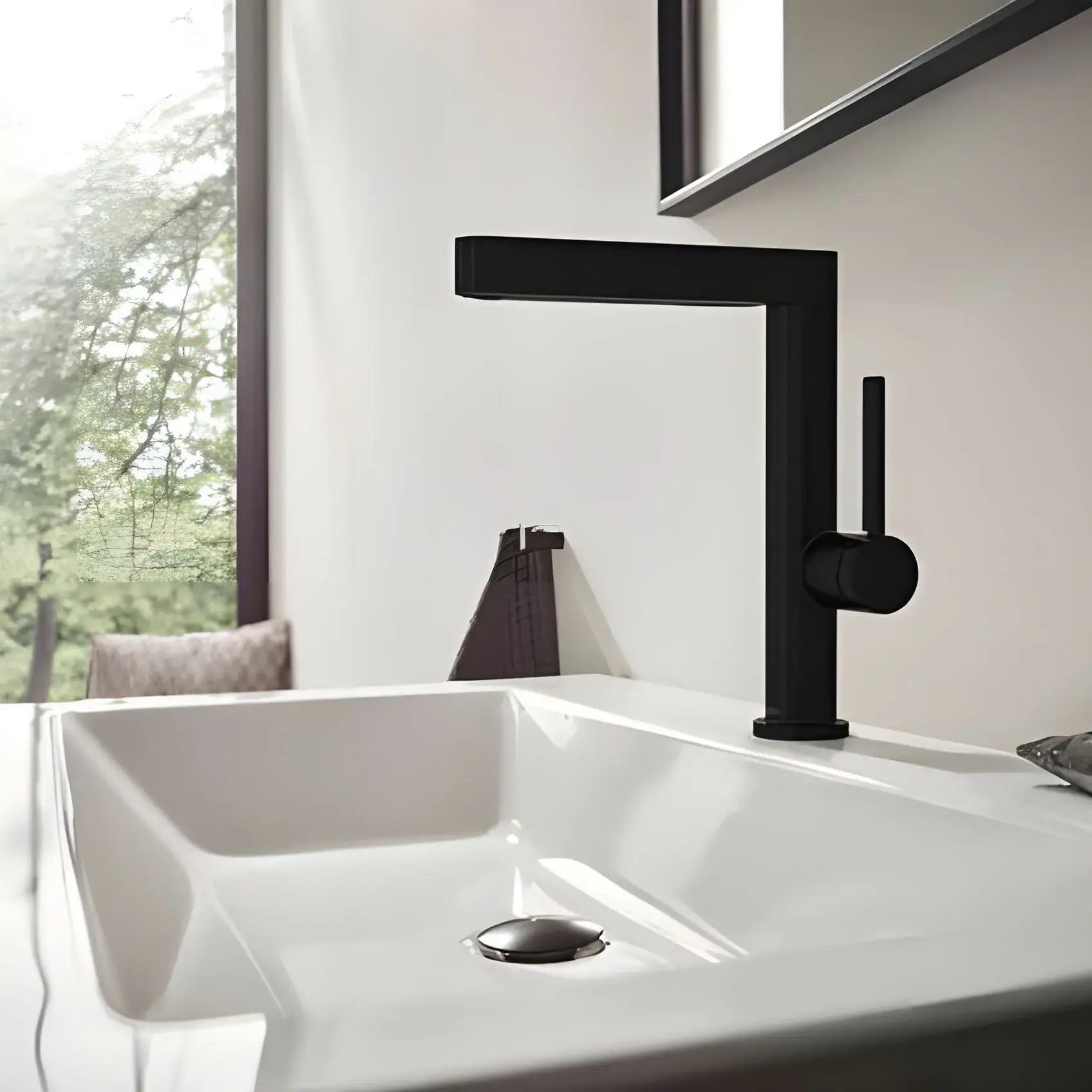 Змішувач для раковини Finoris Hansgrohe 76060670 Matt Black — вид спереду