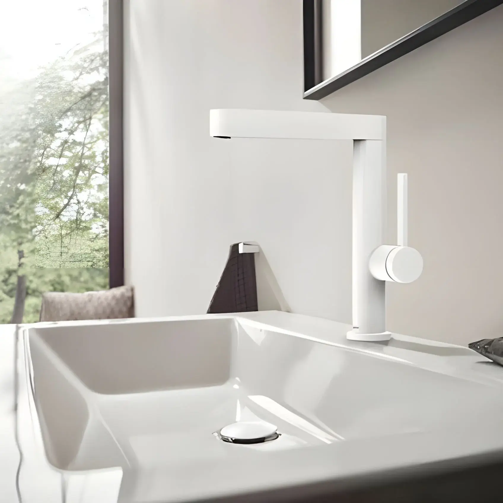 Змішувач для раковини Finoris Hansgrohe 76060700 White Matt — вид спереду