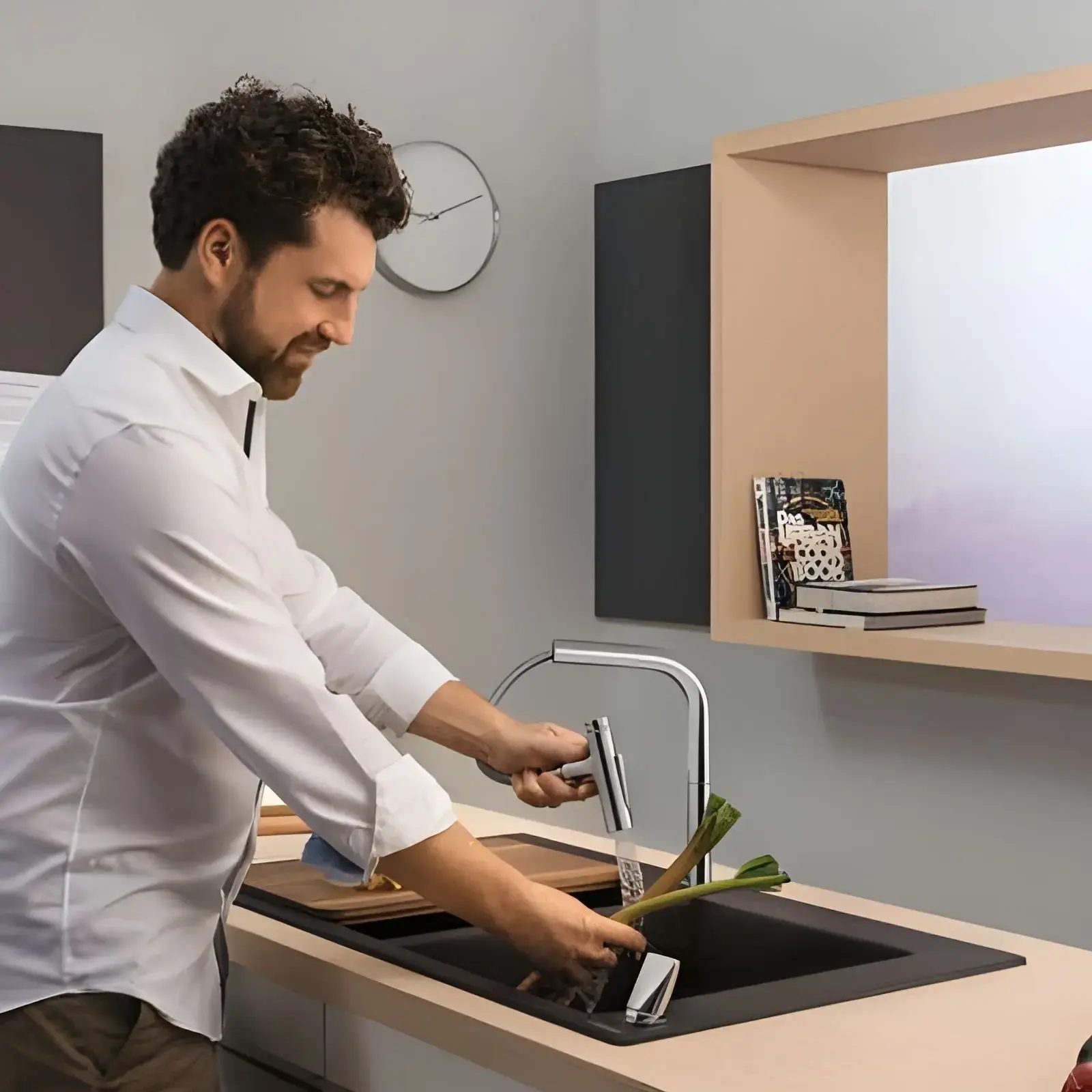 Смеситель для кухни Metris Select M71 Hansgrohe 73818000 — боковой ракурс