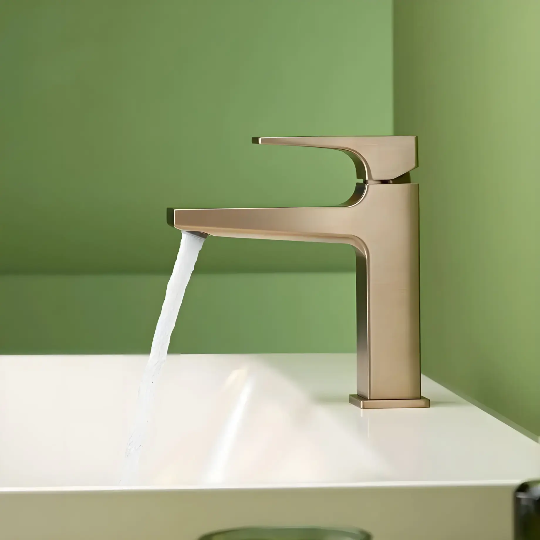 Змішувач для раковини Metropol Hansgrohe 32507140 Brushed Bronze — бічний ракурс