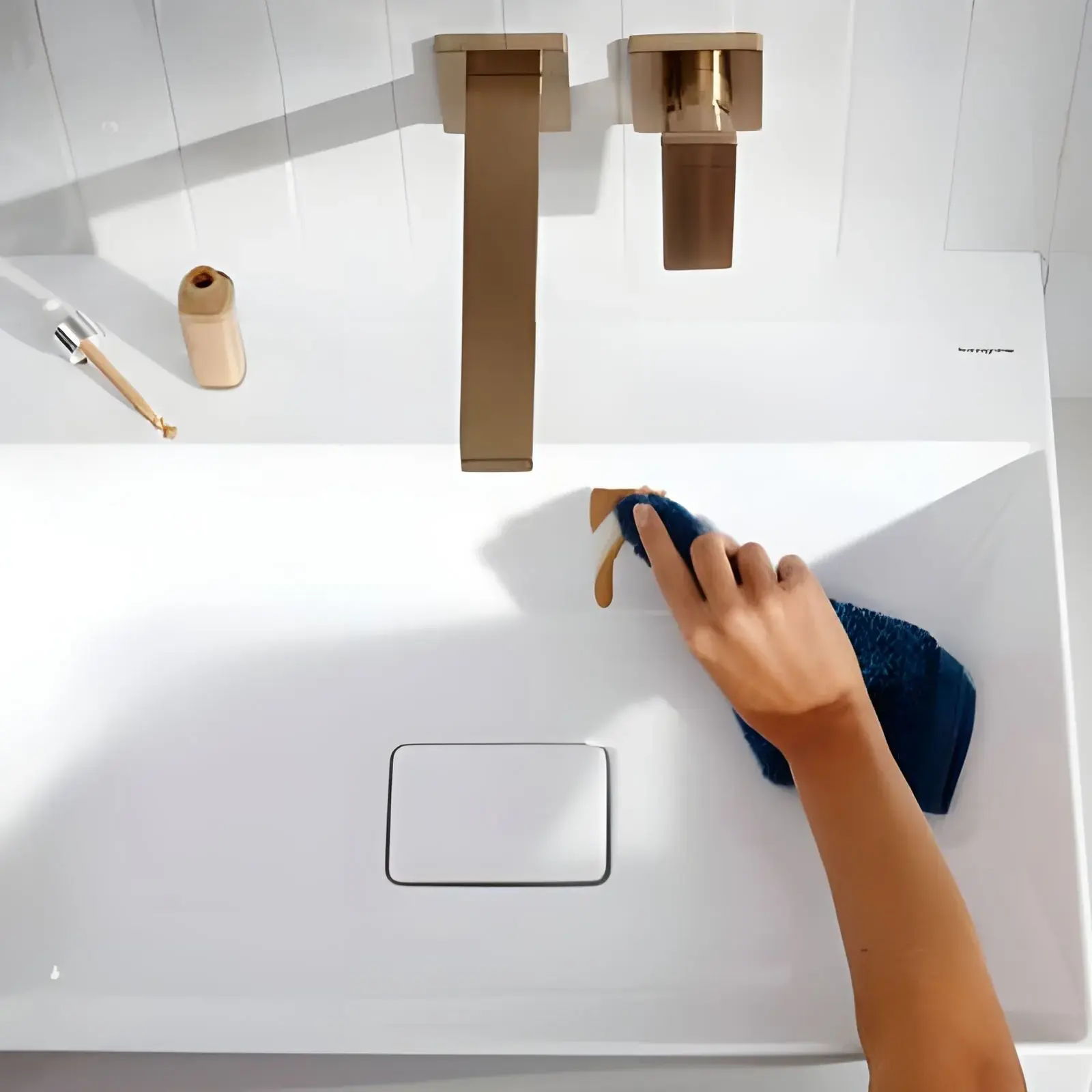 Змішувач для раковини Metropol Hansgrohe 32526140 Brushed Bronze — бічний ракурс