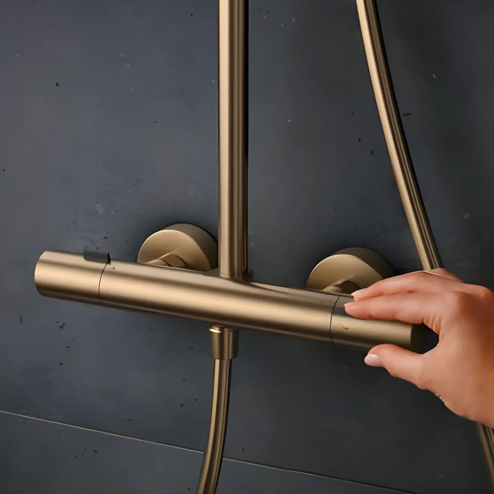 Душова система з термостатом Pulsify S Puro Hansgrohe 24223140 Brushed Bronze — вид всередину