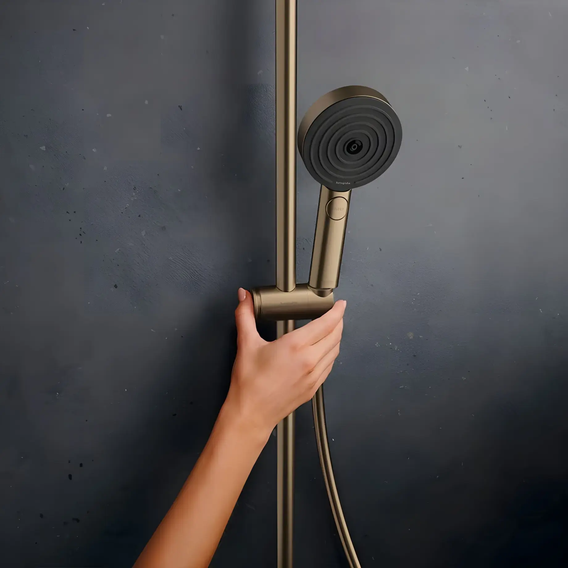 Душова система з термостатом Pulsify S Puro Hansgrohe 24236140 Brushed Bronze — вид ззаду