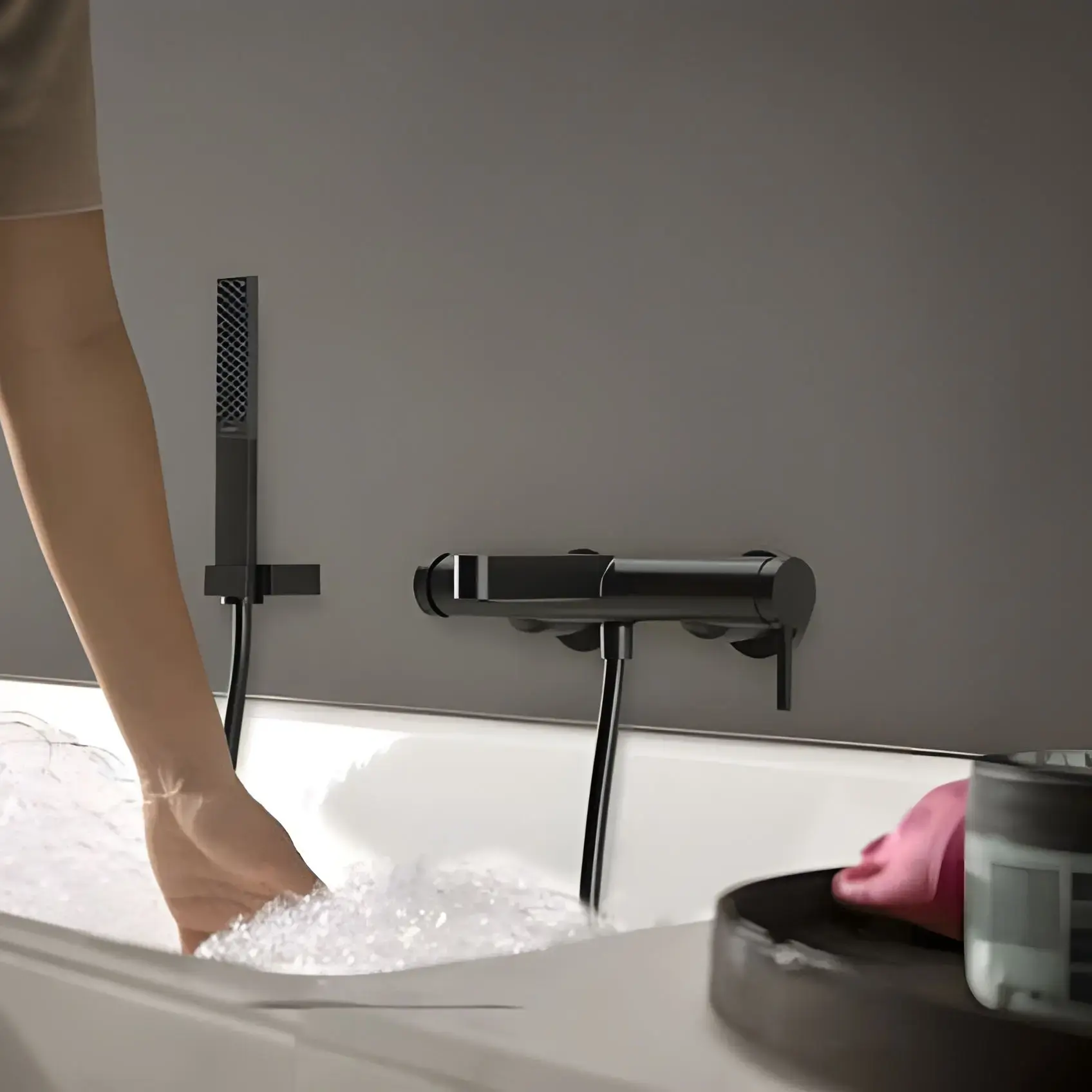 Ручний душ 1jet Rainfinity Hansgrohe 26866340 Brushed Black Chrome — вид спереду
