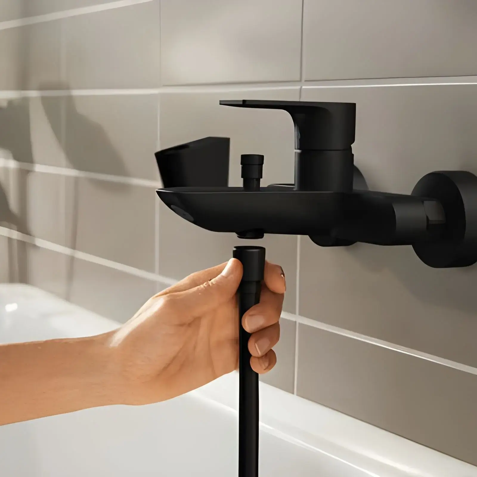 Змішувач для ванни Rebris E Hansgrohe 72450670 Matt Black — вид згори