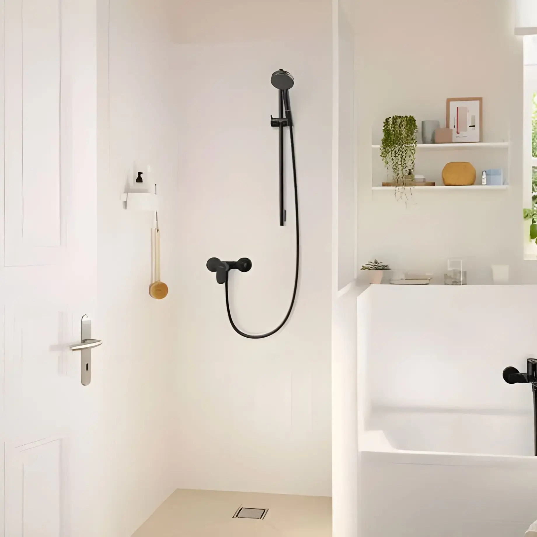 Змішувач для душу Rebris S Hansgrohe 72640670 Matt Black — вид спереду