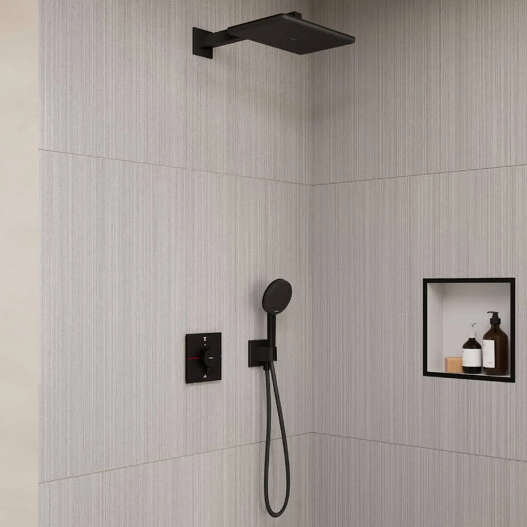 Душова система прихованого монтажу з термостатом Raindance Alive Q Hansgrohe 24620670 — вид спереду