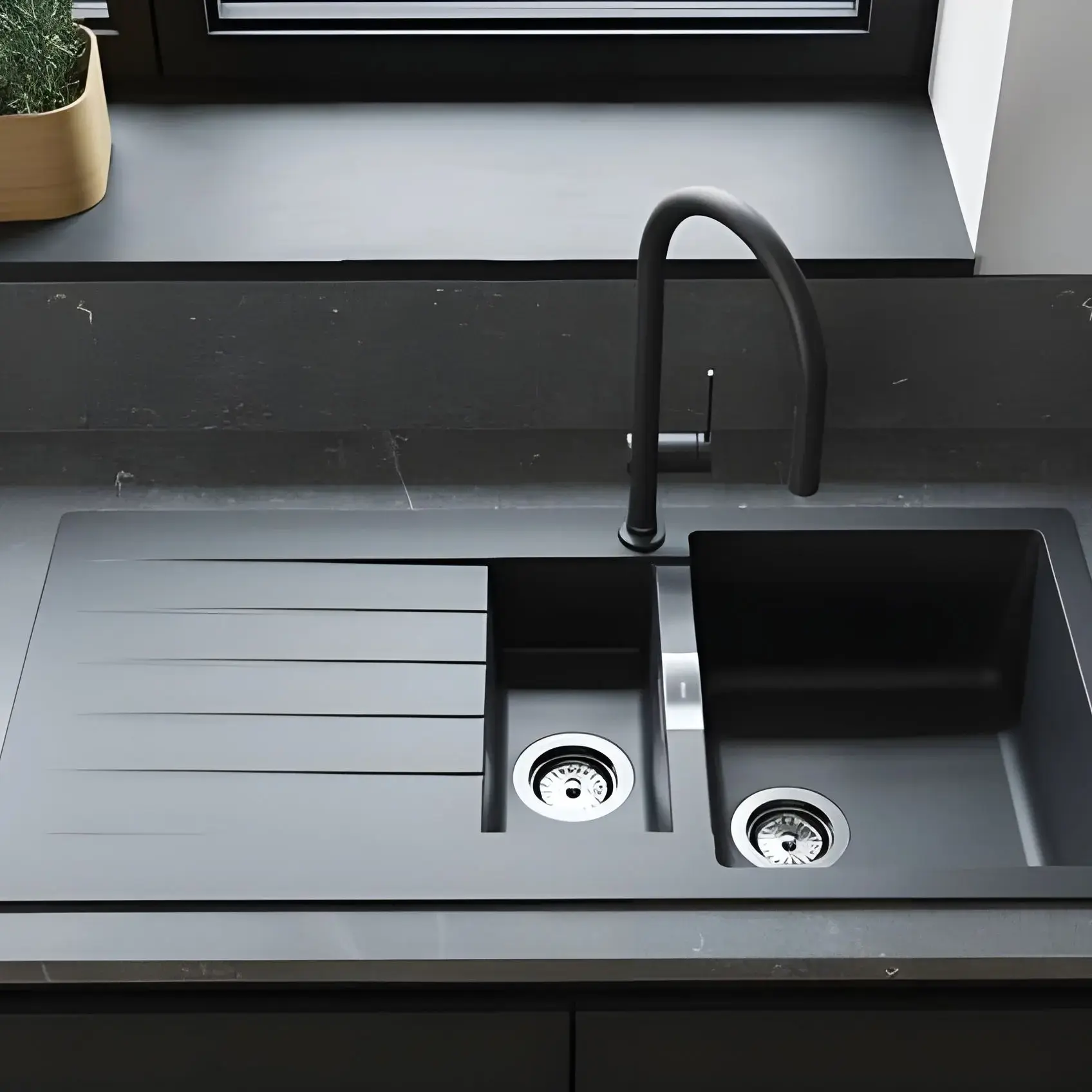 Змішувач для кухні Talis M54 Hansgrohe 72802670 Matt Black — бічний ракурс