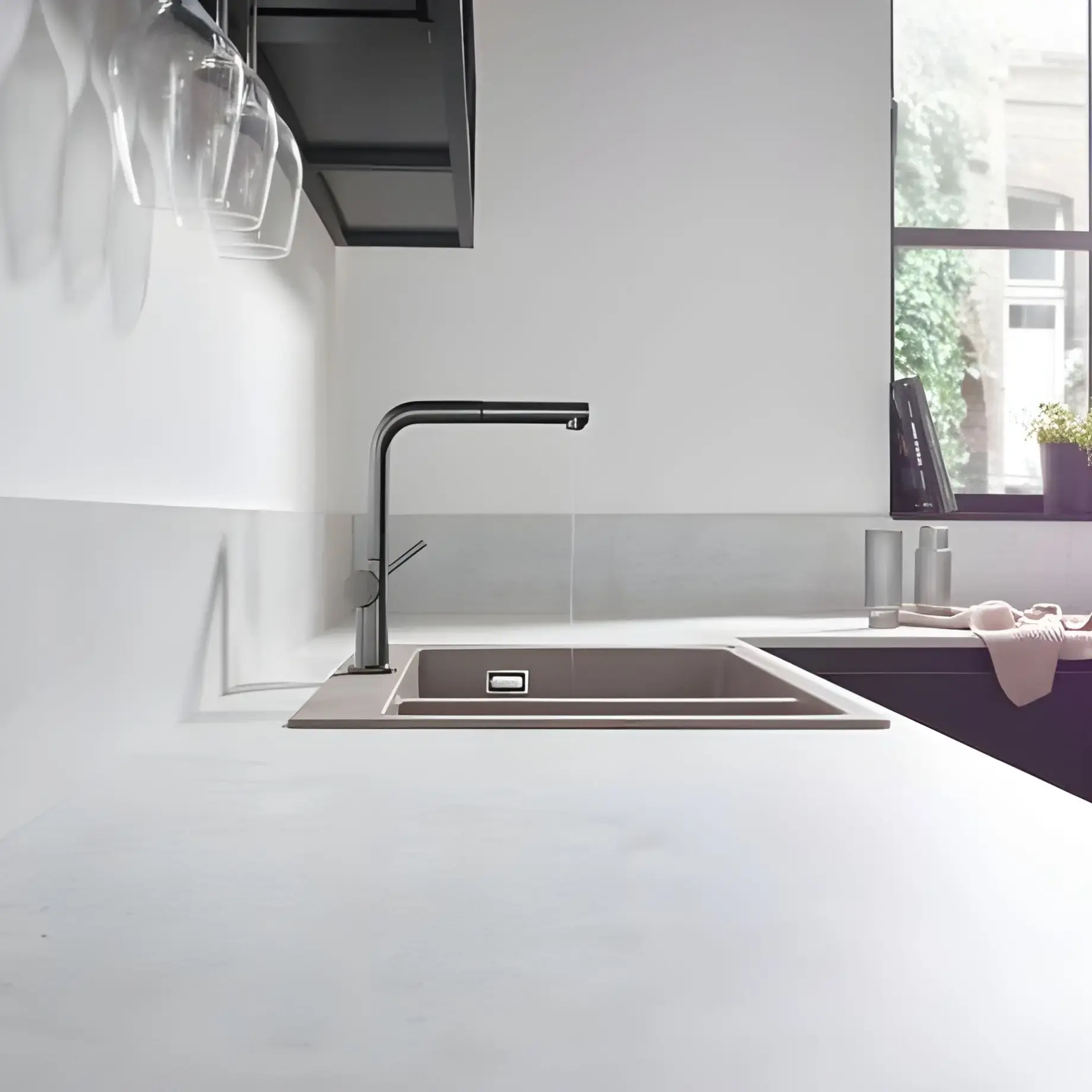 Змішувач для кухні Talis M54 Hansgrohe 72808340 Brushed Black Chrome — вид спереду