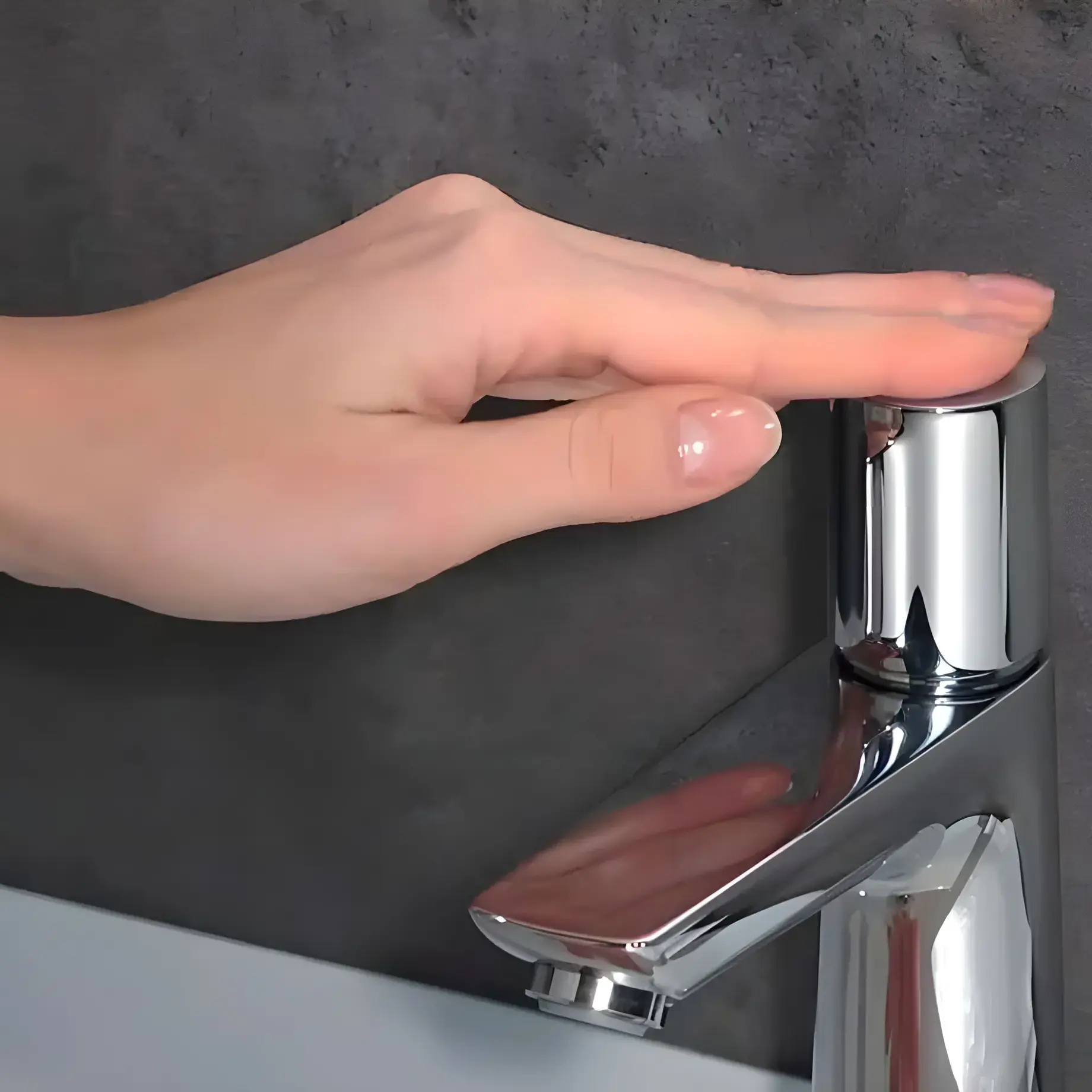 Змішувач для раковини Talis Select E Hansgrohe 71750000 — бічний ракурс