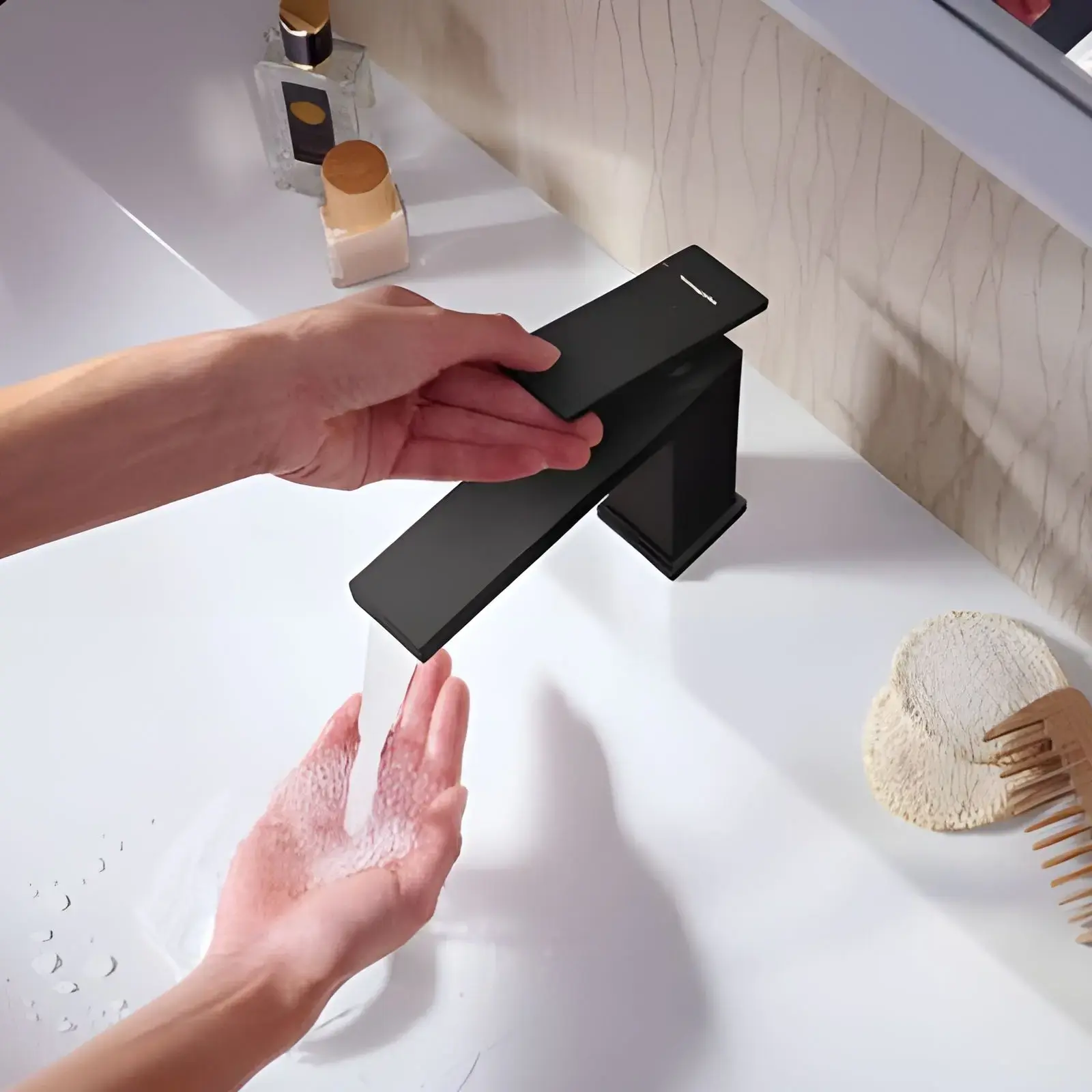 Змішувач для раковини Tecturis E Hansgrohe 73018670 Matt Black — вид спереду