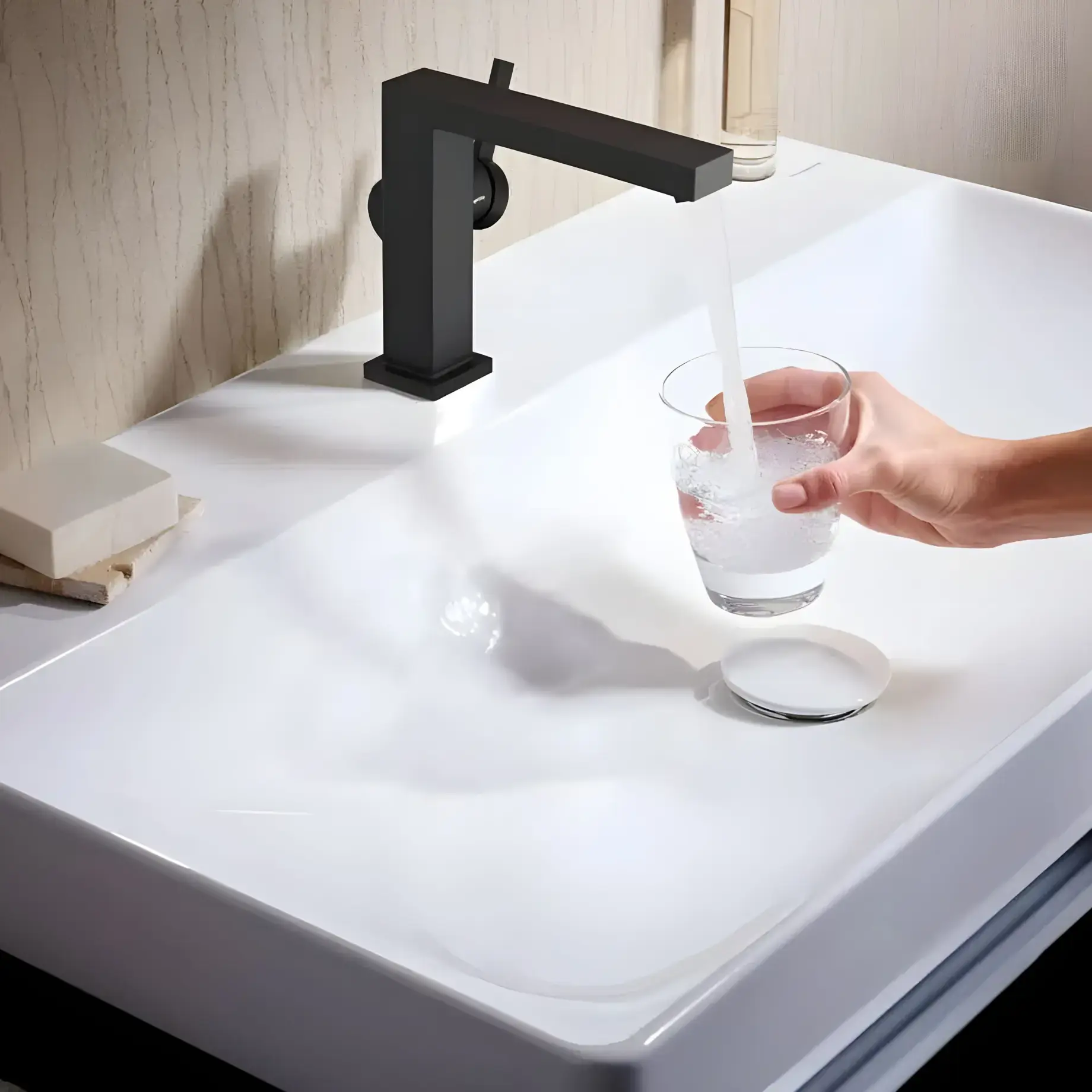 Змішувач для раковини Tecturis E Hansgrohe 73023670 Matt Black — вид спереду