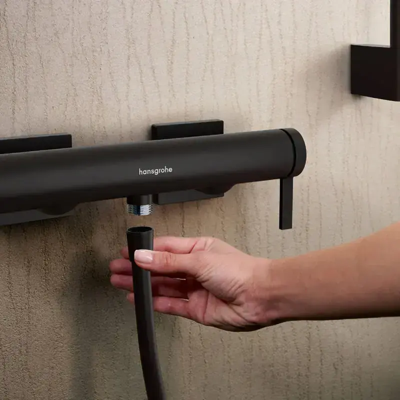 Змішувач для душу Tecturis E Hansgrohe 73620670 Matt Black — вид спереду