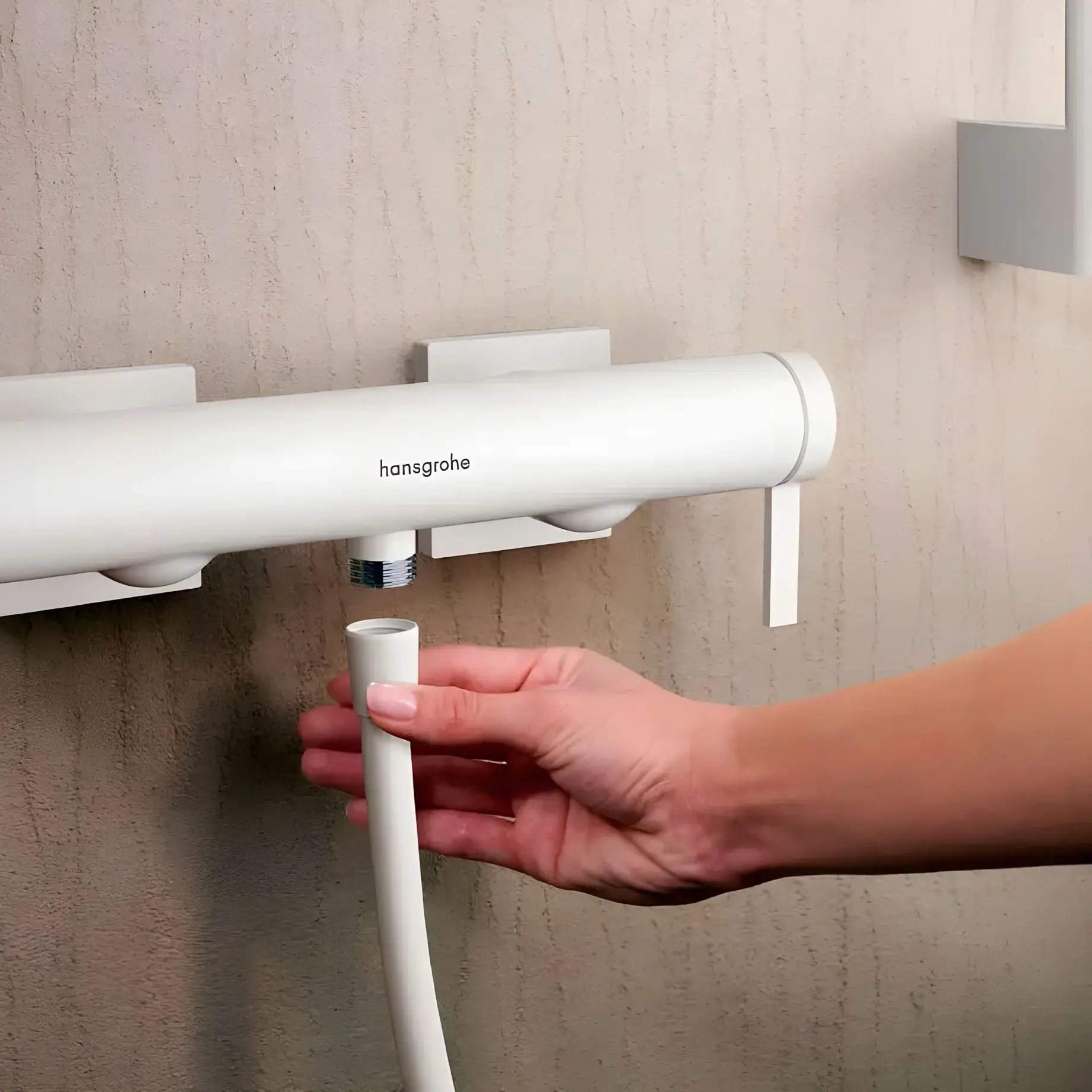 Змішувач для душу Tecturis E Hansgrohe 73620700 White Matt — вид спереду