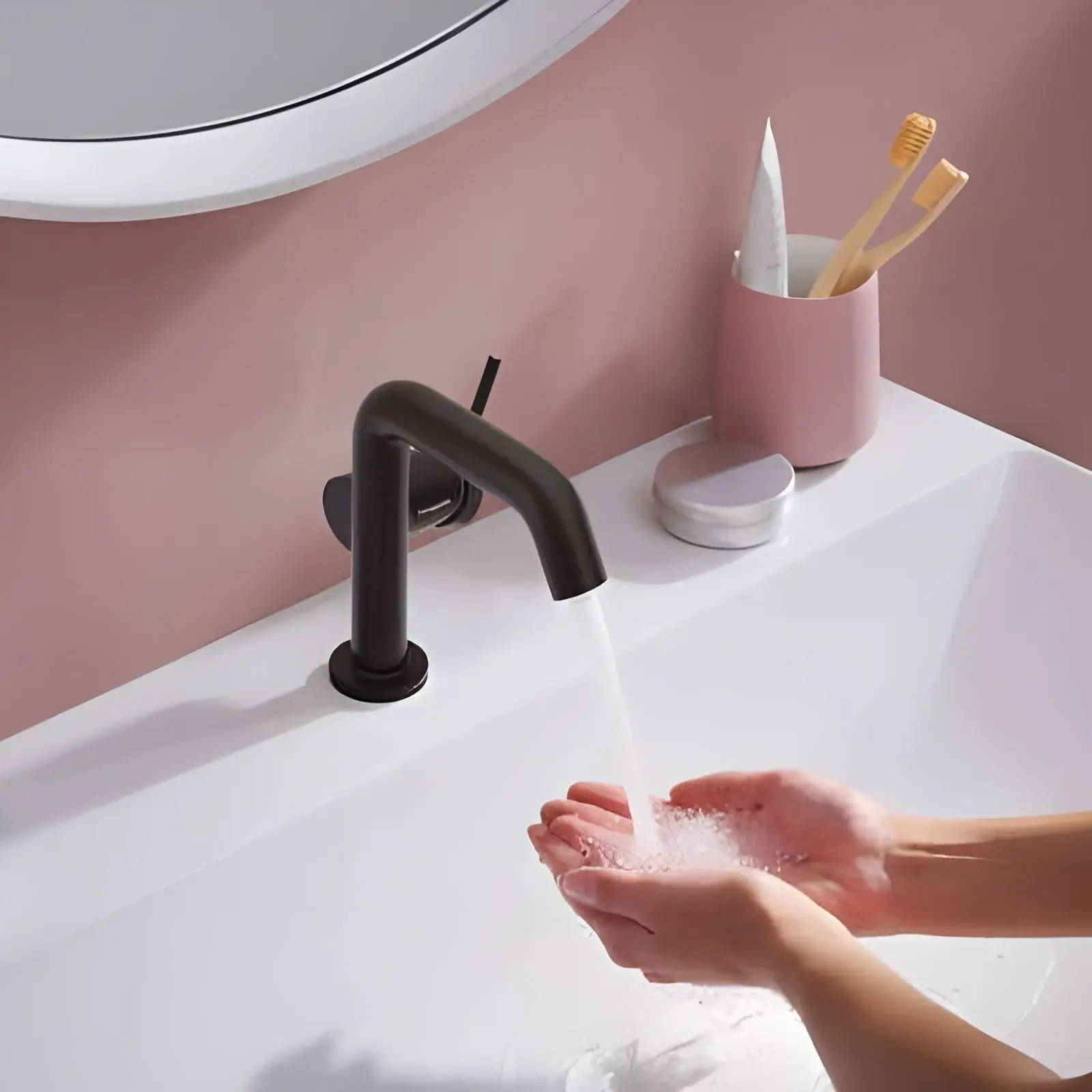 Змішувач для раковини Tecturis S Hansgrohe 73321670 Matt Black — бічний ракурс