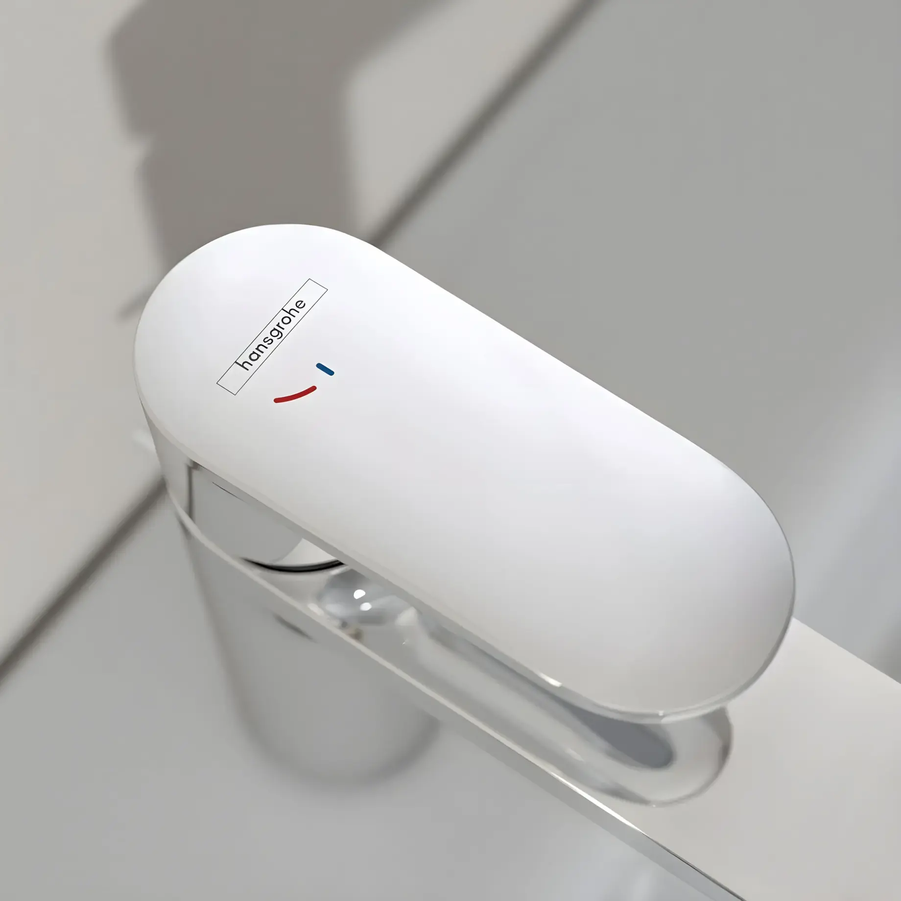 Змішувач для раковини Vernis Blend Hansgrohe 71585000 Chrome — вид ззаду