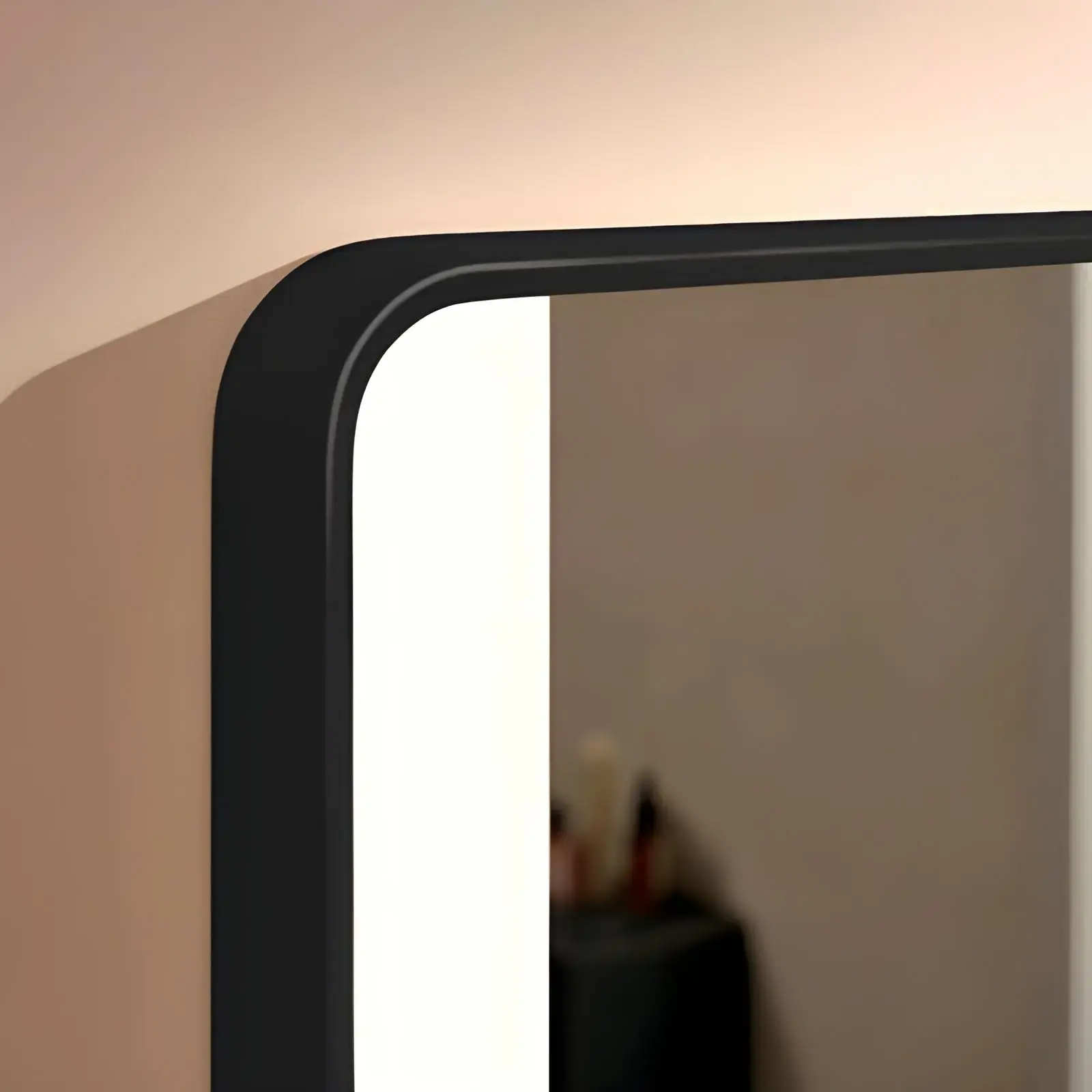 Дзеркало Xarita Lite Q Hansgrohe 54962670 Matt Black — вид згори