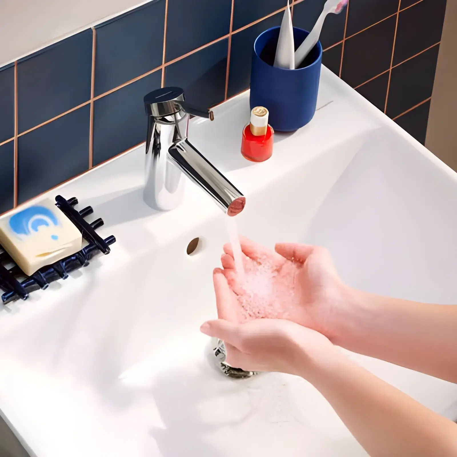 Змішувач для раковини Zesis S Hansgrohe 74715000 — бічний ракурс