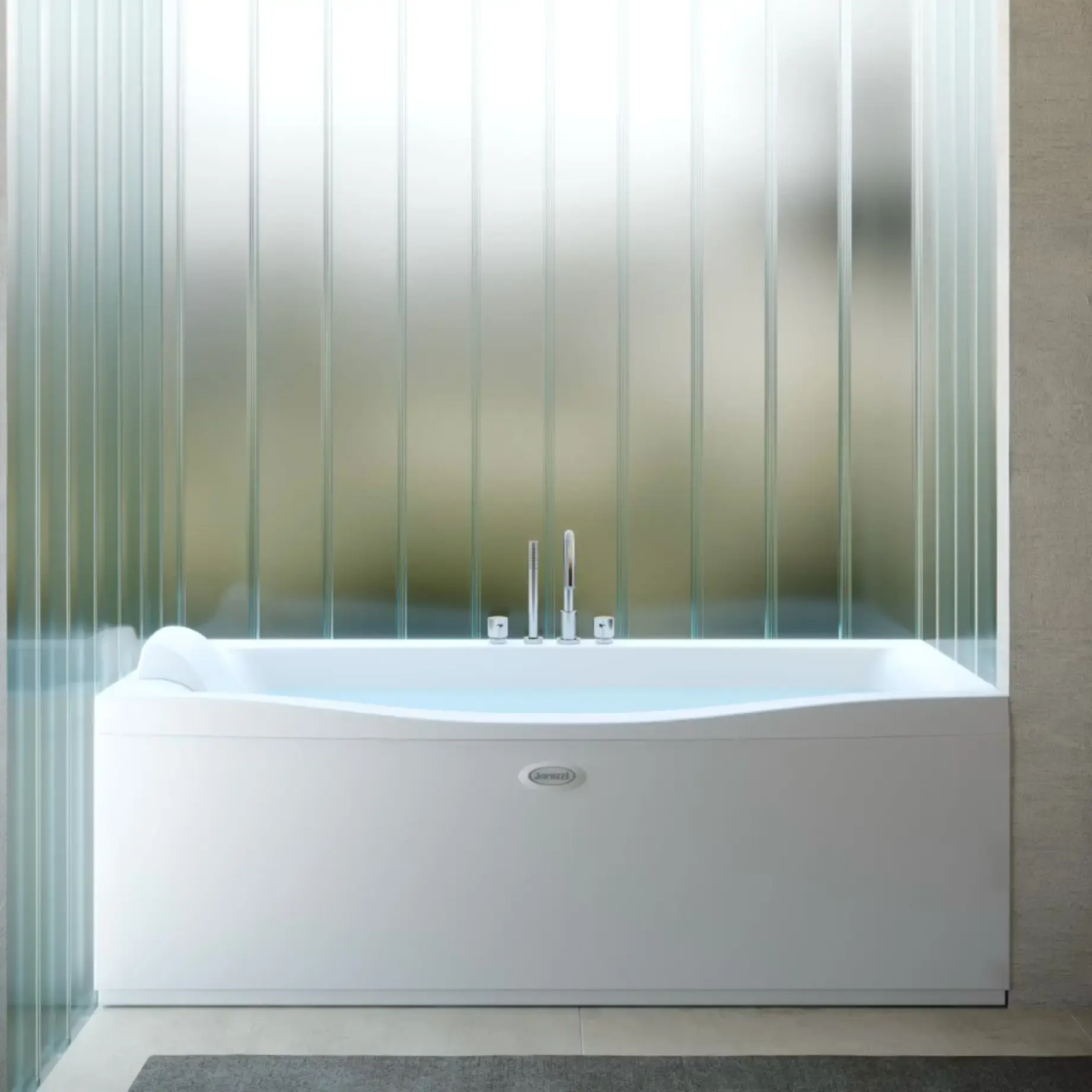 Ванна гідромасажна VERSA Jacuzzi VE000021D12 — вид спереду