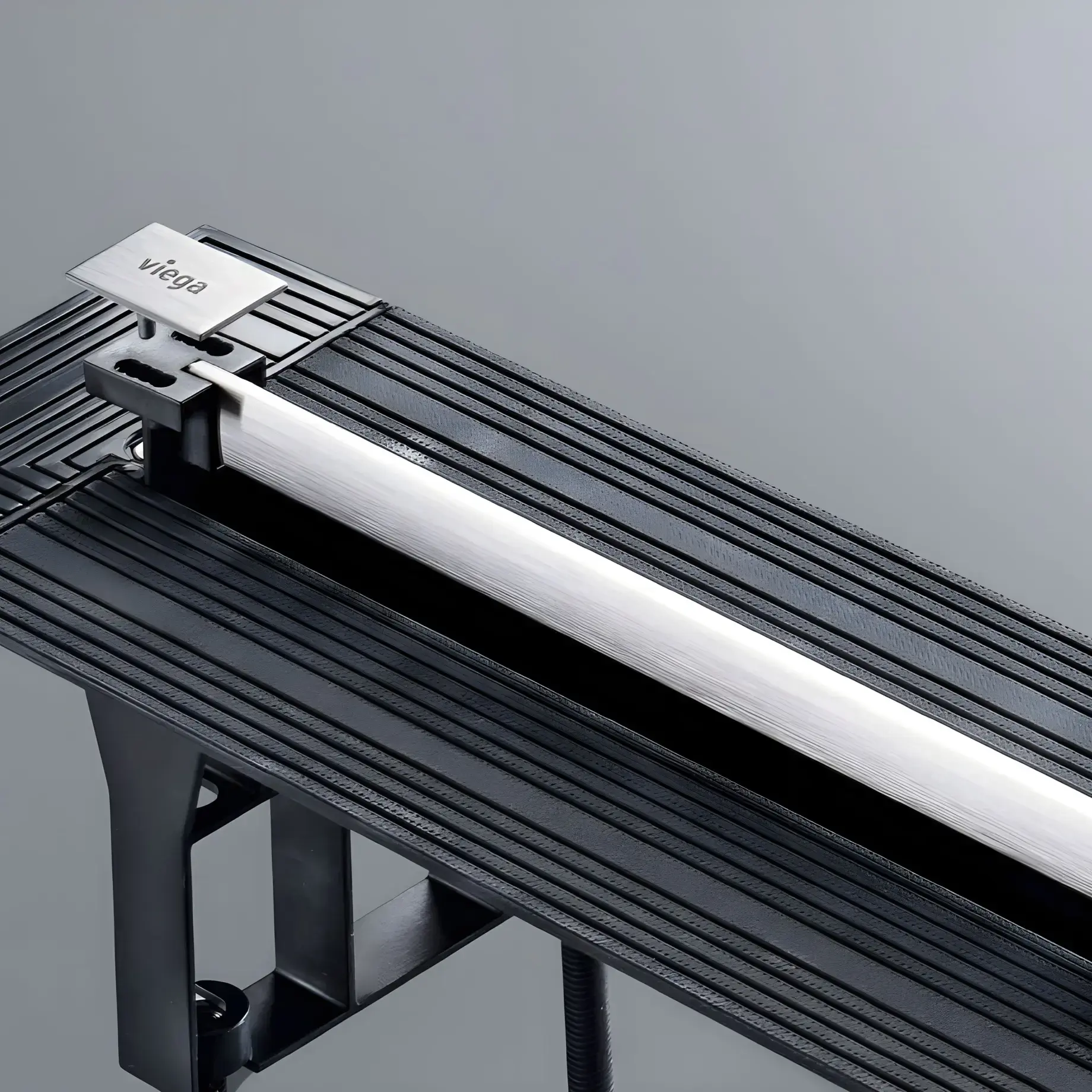 Комплект душовий трап підрізний Advantix Vario L300-1200 мм Viega 704360 Chrome — вид ззаду