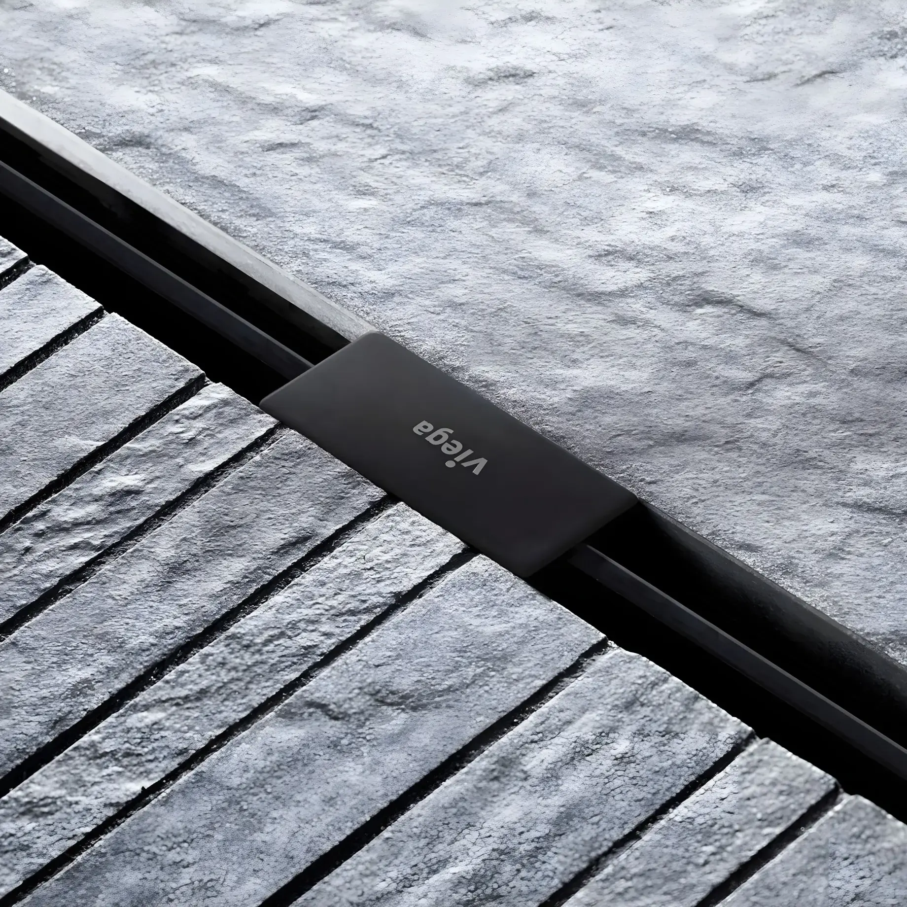 Решітка для душового каналу Visign SR2 L300-1200 мм Viega 711870 Matt Black — вид спереду